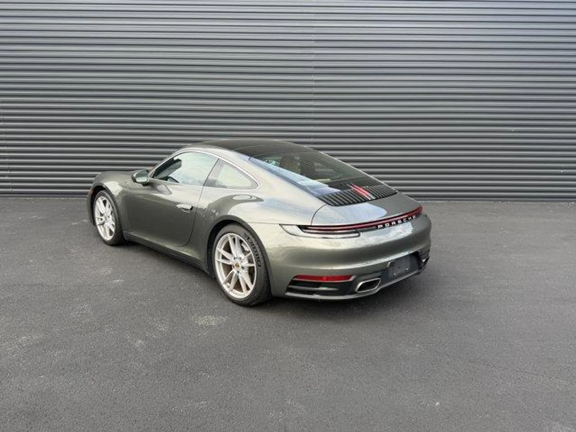 mph002_680803172_R_Hz_L_Jl_H_Qdge_ONNQ_1av_Zph2_T_Jl_AY_6c65ade1a8