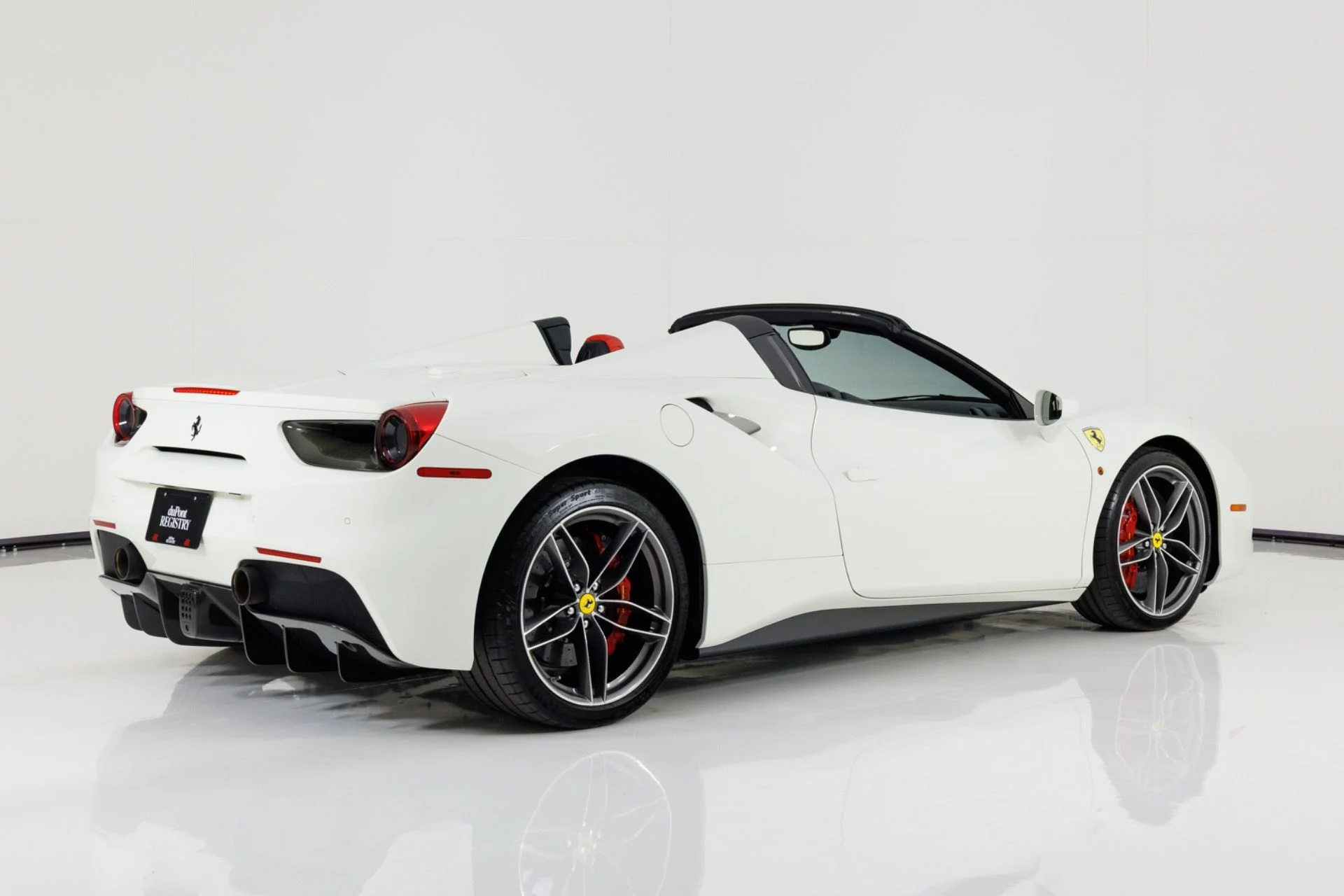 mph002_681091023_Used_2017_Ferrari_488_Spider_1788388443_39efc0d0e0