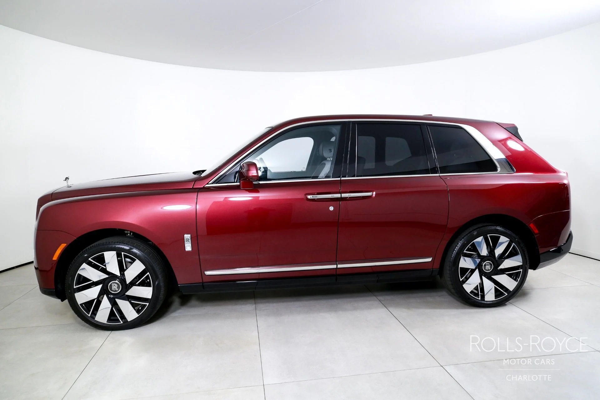 mph002_697853964_Used_2025_Rolls_Royce_Cullinan_1757533744_5a7c7a2b89