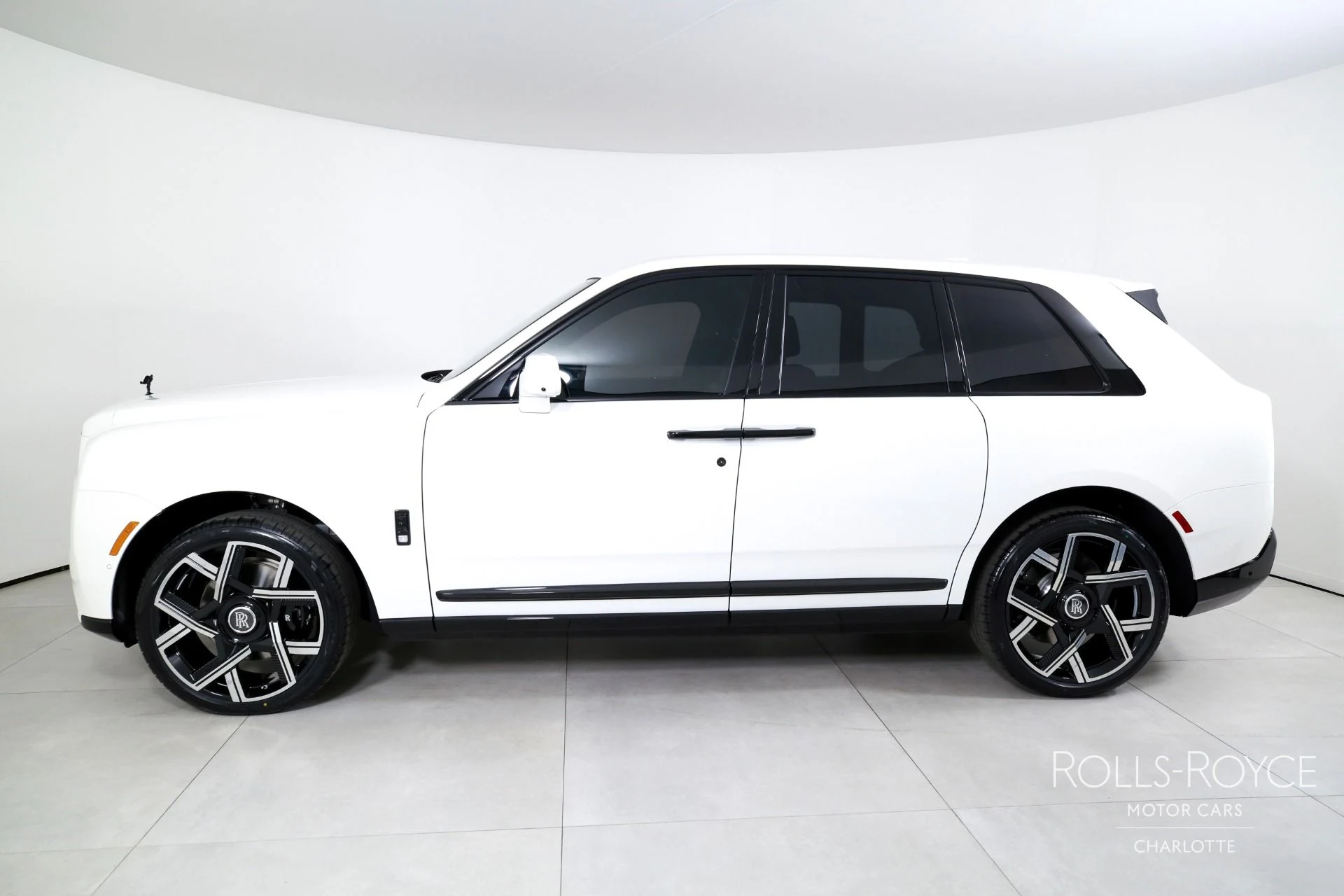 mph002_741295006_Used_2026_Rolls_Royce_Cullinan_1774985933_430b4ba578