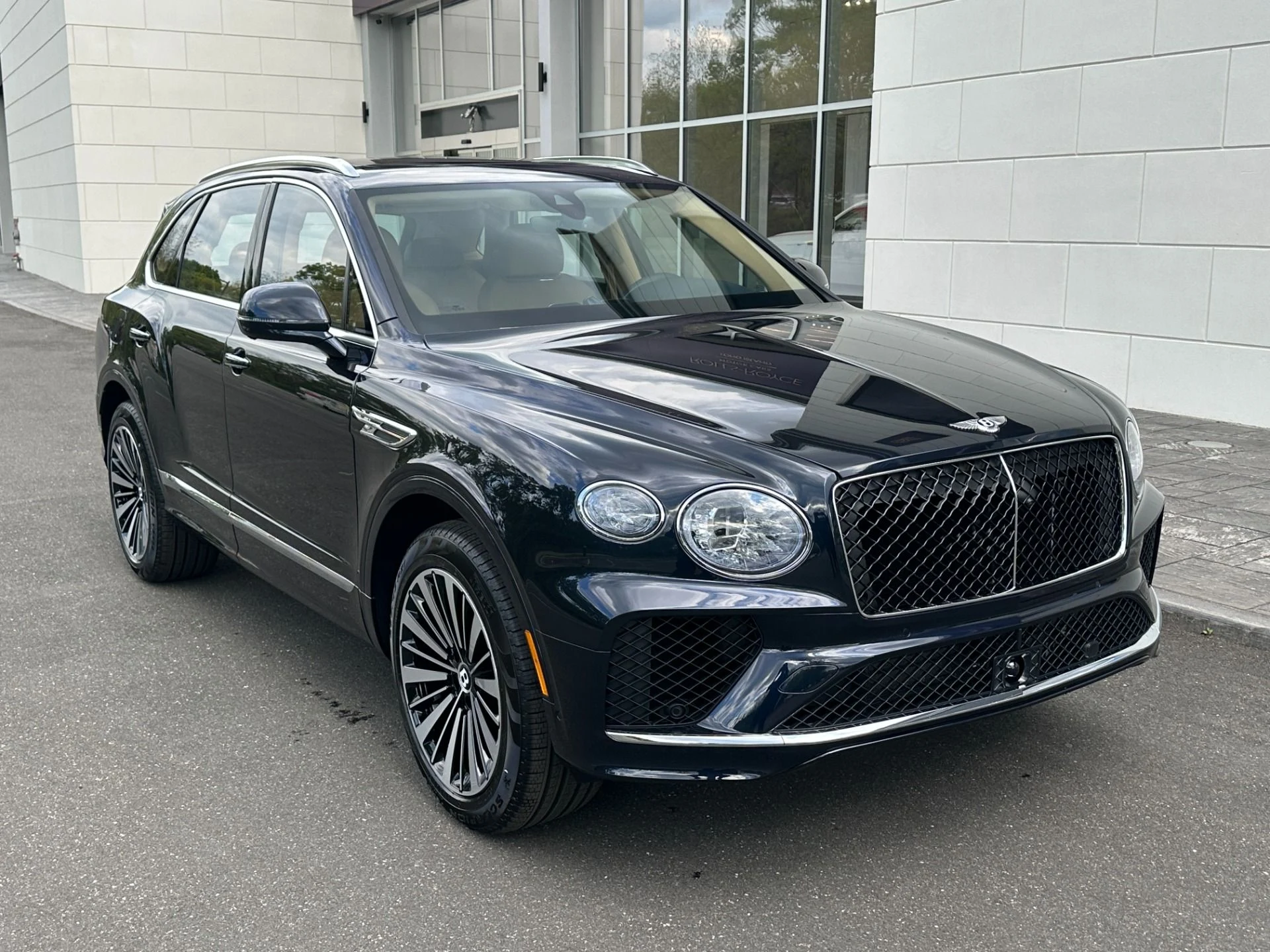 mph002_75757415_Used_2026_Bentley_Bentayga_V8_1786136499_53c0ae681e