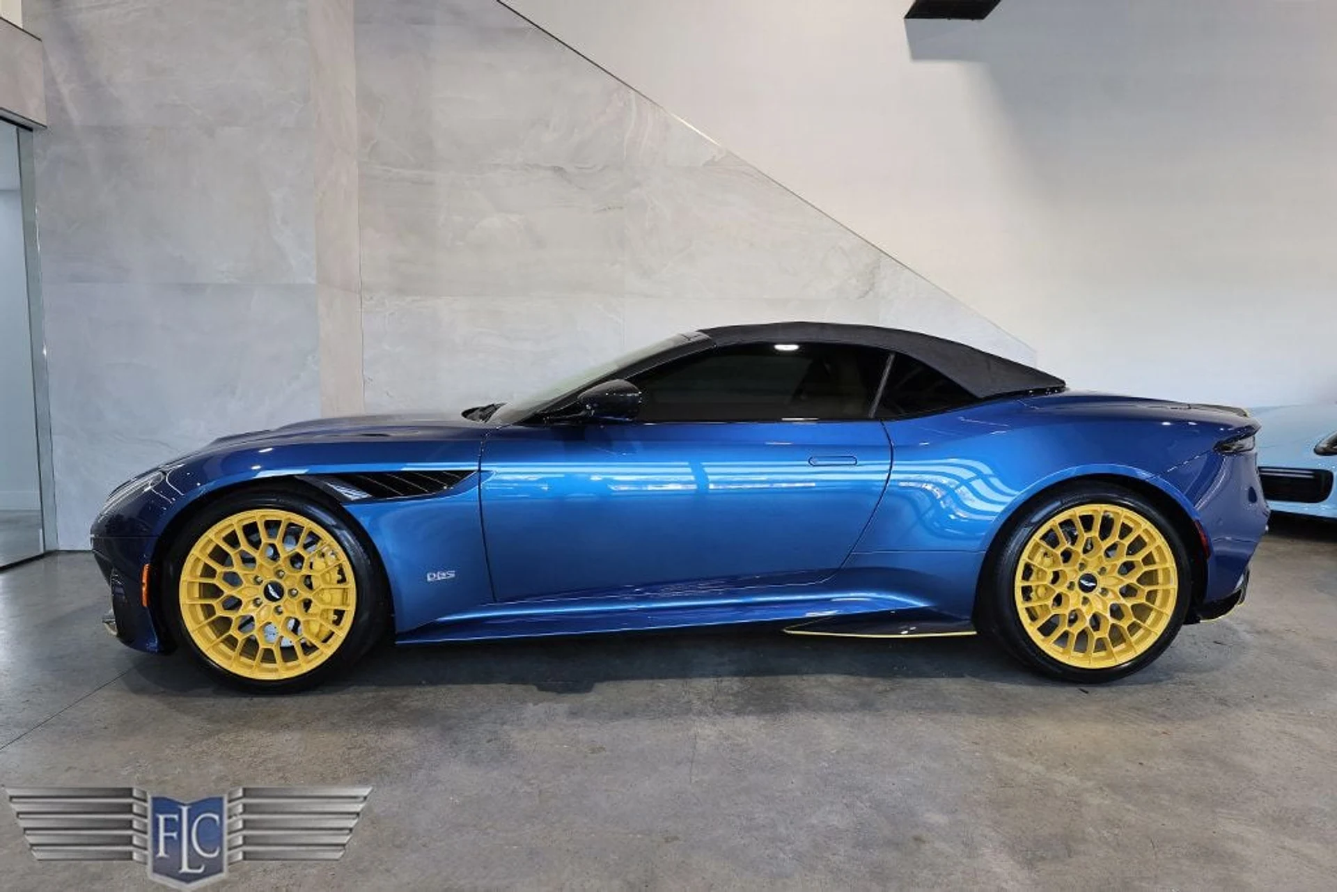 mph002_765549995_used_2023_aston_martin_dbs_20235volante770ultimate_9689_22994688_3_1024_87a3c8b842