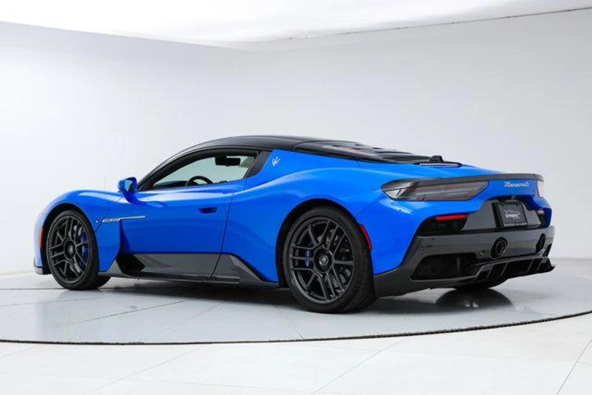 mph002_766434792_b_B5_D2_N_Nn_Vf_ZMF_5_M_flu8wr_Vbn5o_6fe769c8da