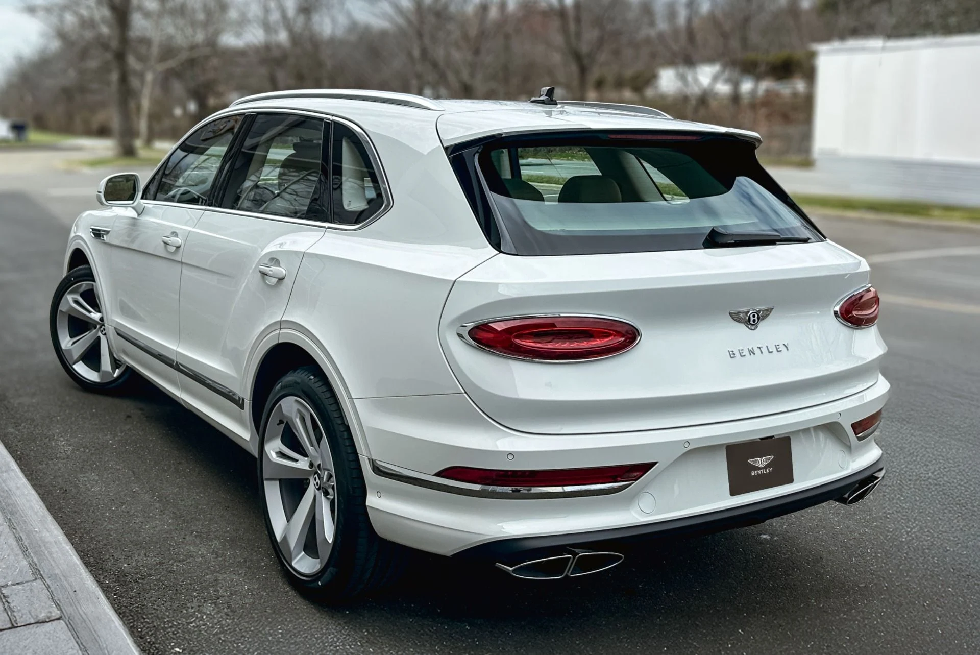 mph002_770705968_New_2026_Bentley_Bentayga_V8_1775834821_8546189602