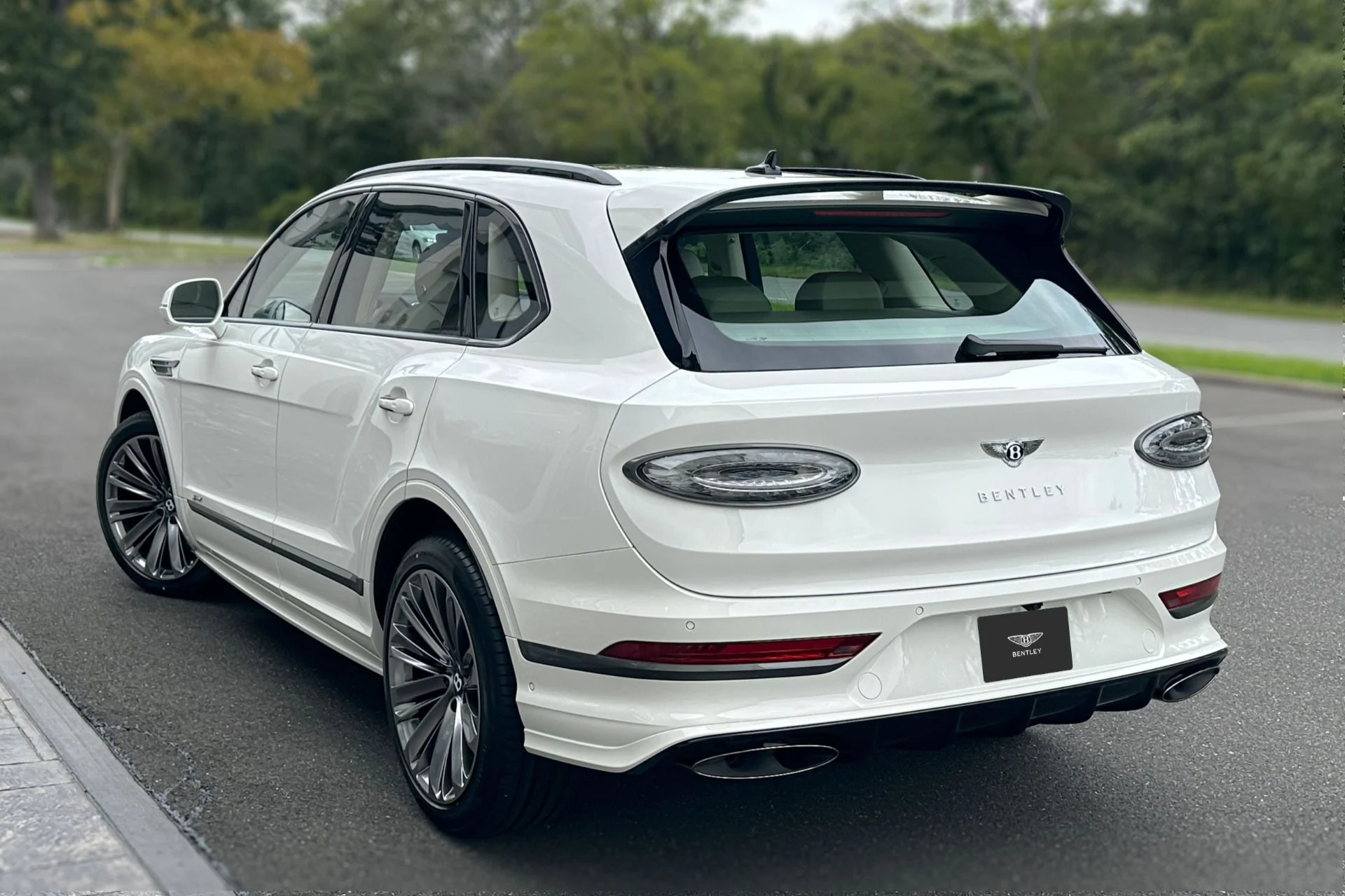 mph002_771744171_New_2027_Bentley_Bentayga_Speed_1790242950_bad9ad324f