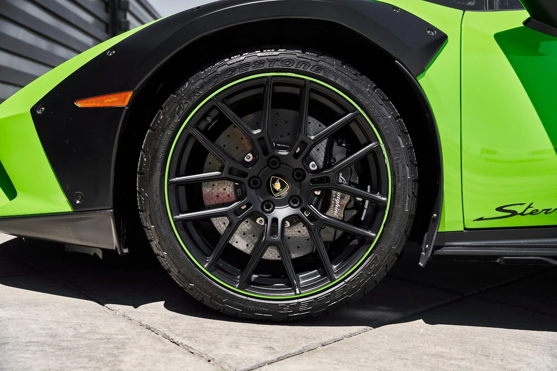mph002_787397558_Used_2023_Lamborghini_Huracan_Sterrato_Base_1779238821_e4b2bea6ce