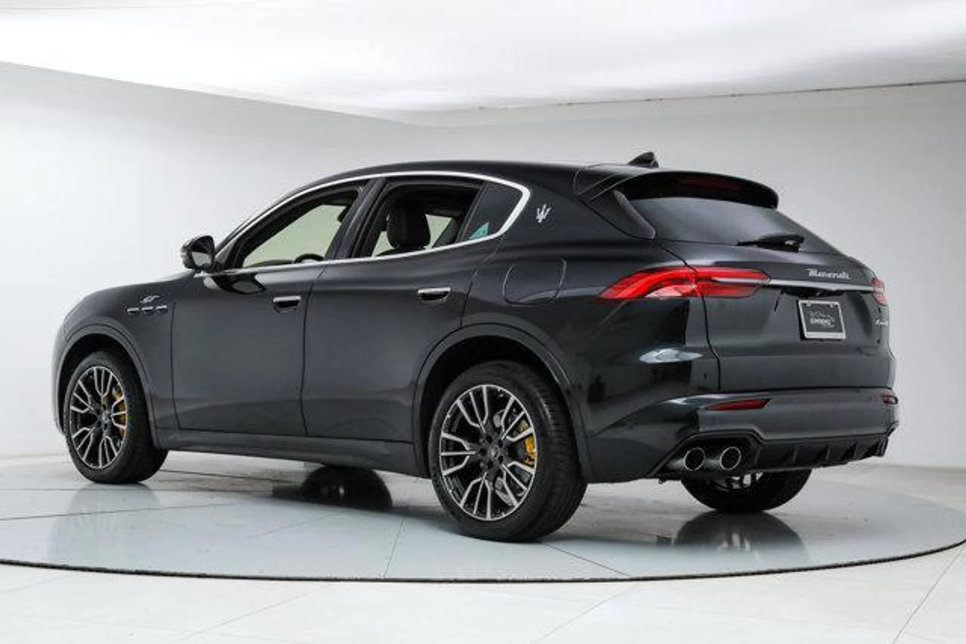 mph002_792067225_xa_O8_X8mag35_Hn7u_SFRRS_La_Qcm7_M_3f918f9784