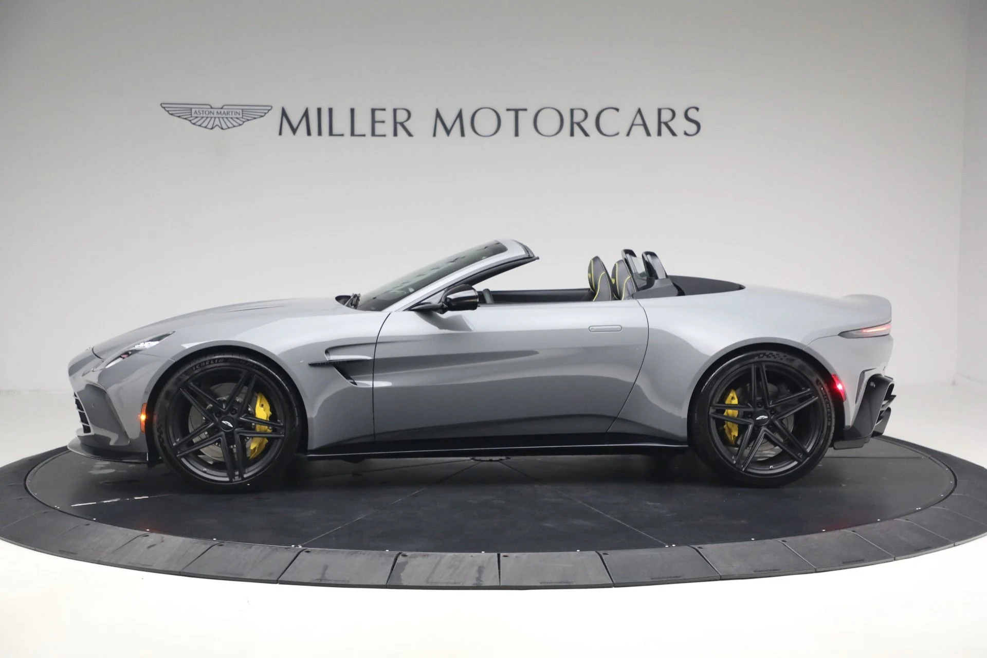 mph002_796479806_New_2026_Aston_Martin_Vantage_Roadster_1790027458_22f4d9a37a