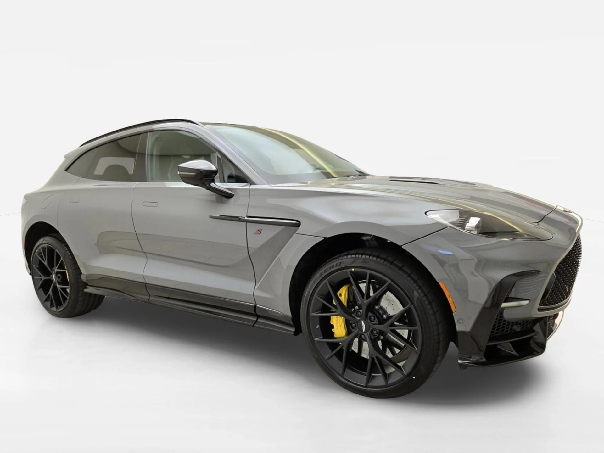 mph002_797112971_New_2026_Aston_Martin_DBX_S_1782364672_18f5aa36c5