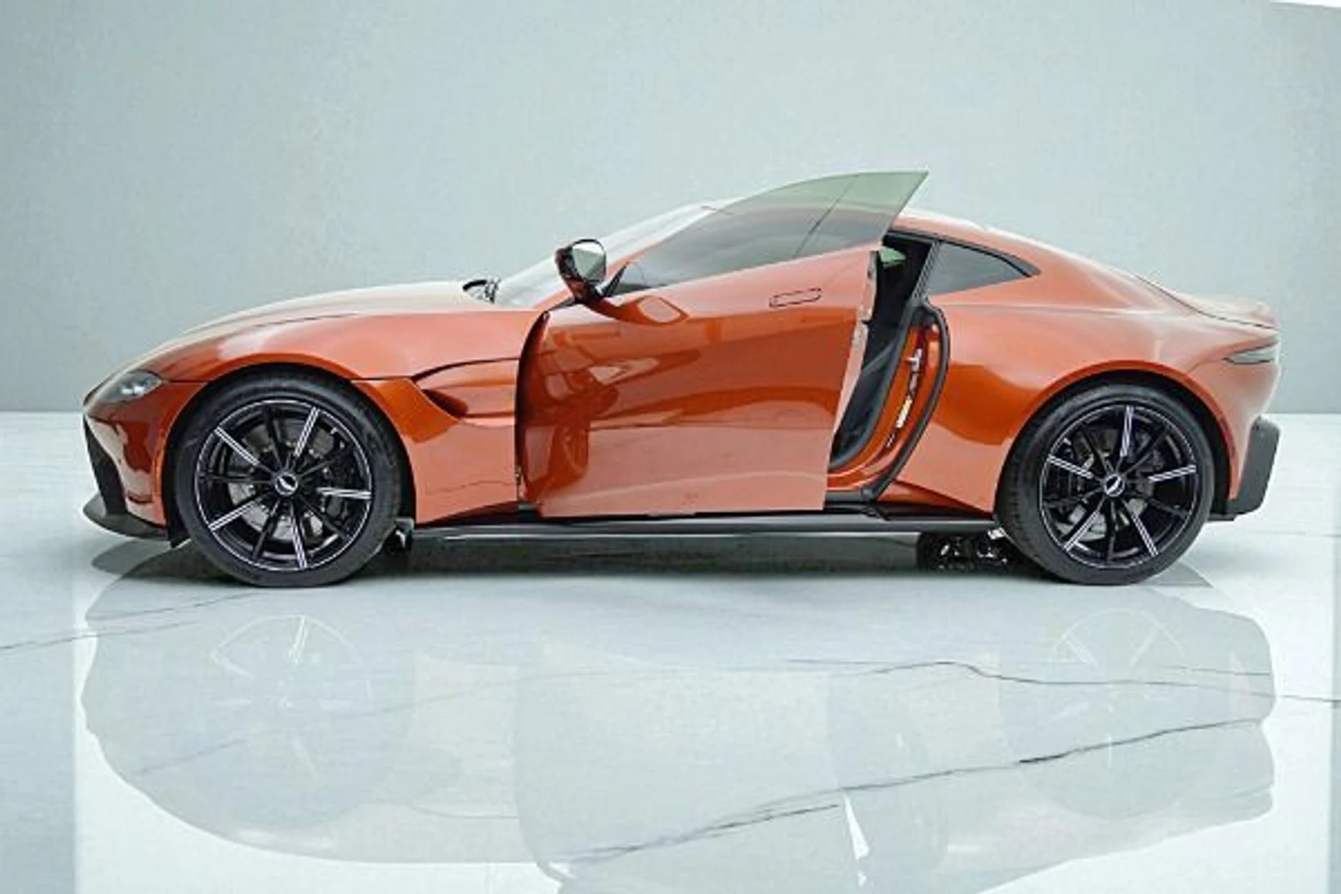 mph002_803442935_Used_2020_Aston_Martin_Vantage_Coupe_f9ec4ed79d