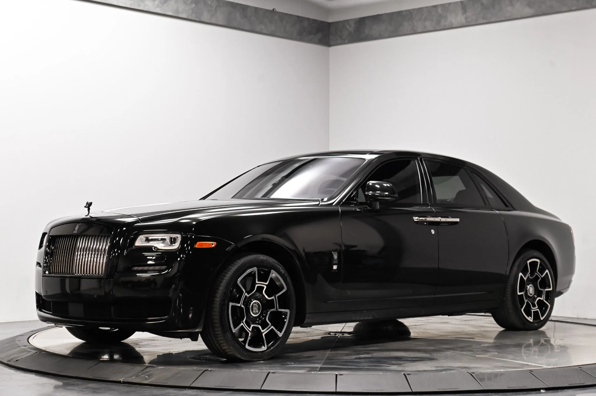 mph002_80647281_Used_2017_Rolls_Royce_Ghost_Base_1792796235_b97e857e46