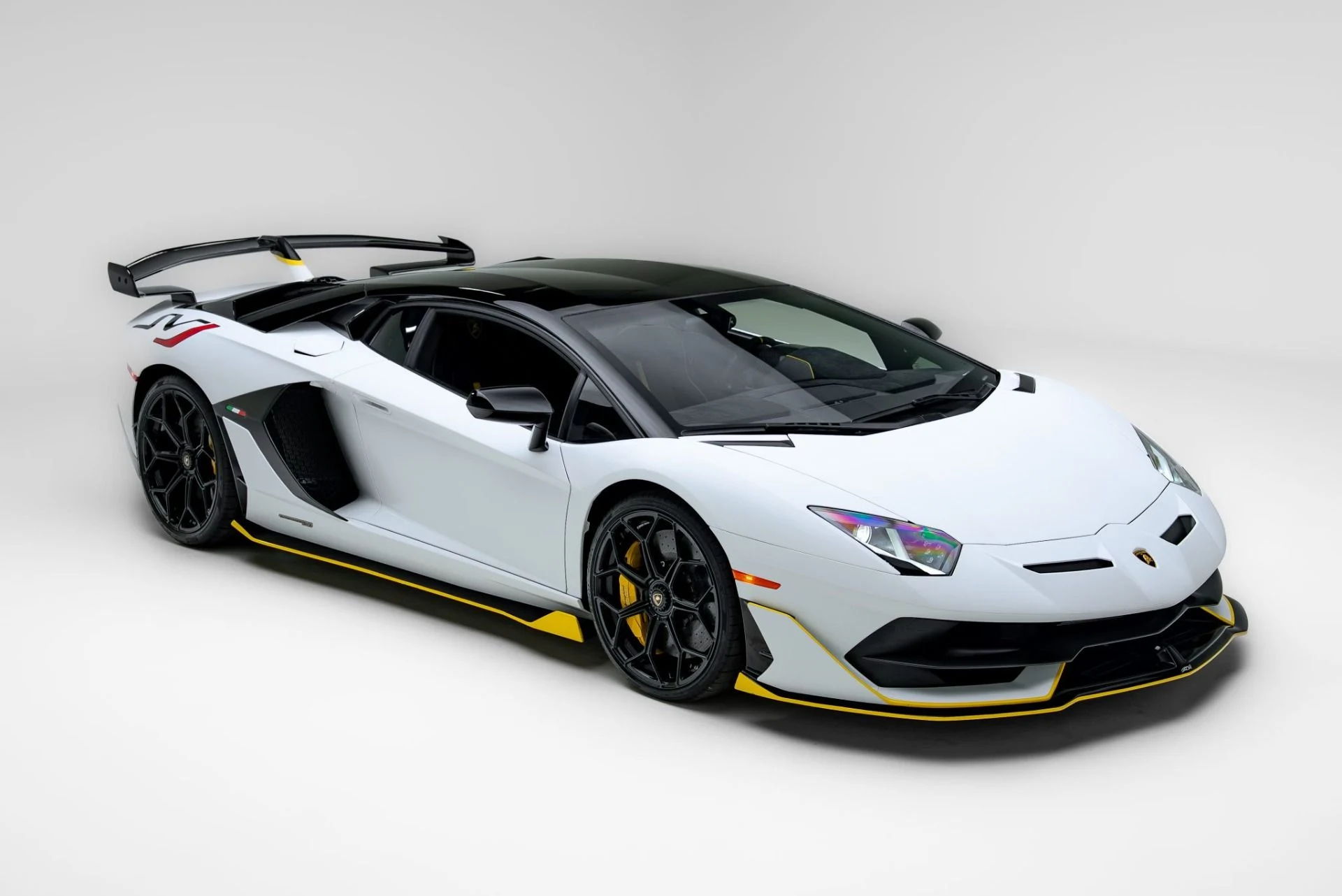 mph002_80781404_Used_2021_Lamborghini_Aventador_SVJ_LP_770_4_SVJ_1780078343_9d25e18aa5