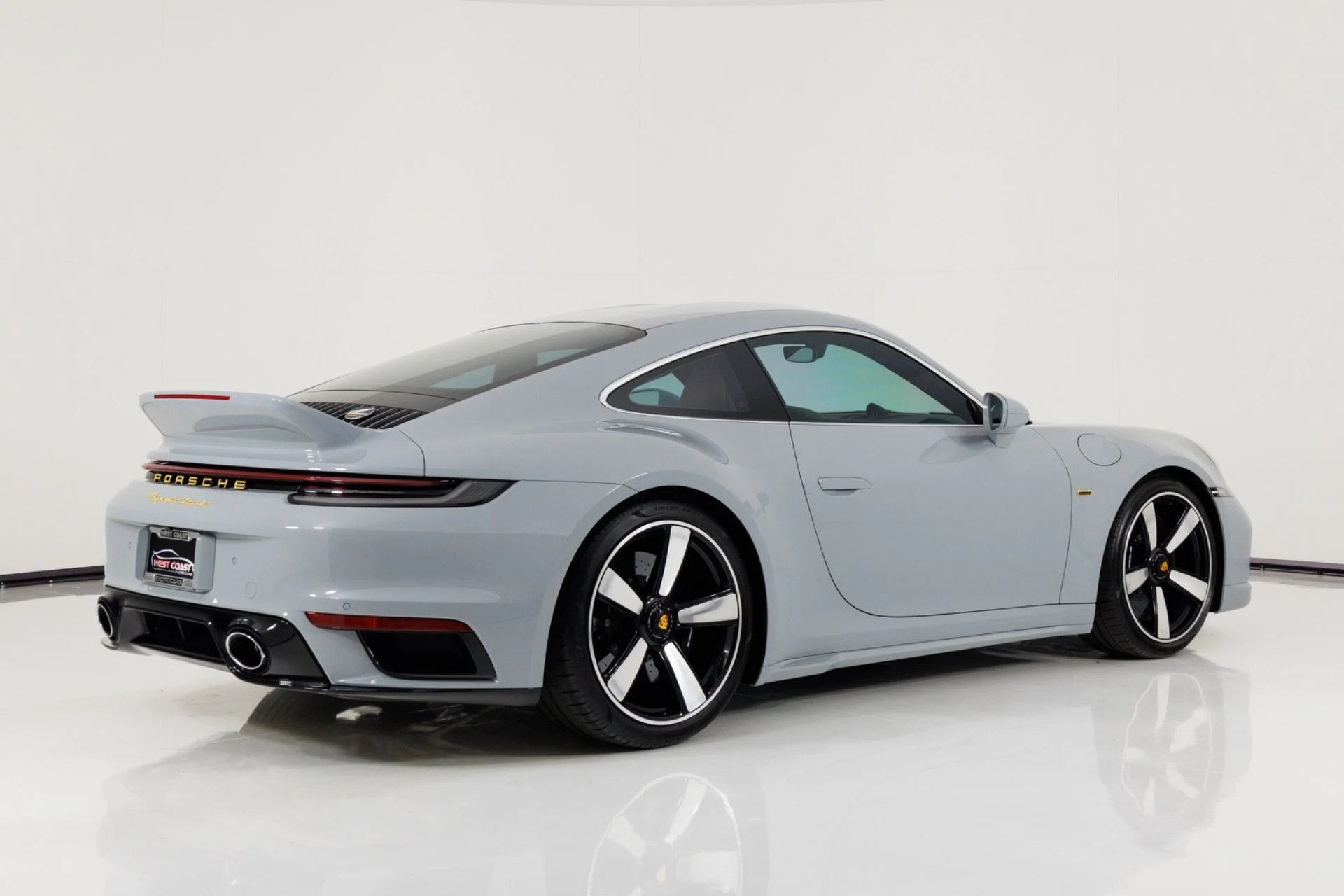 mph002_819983734_Used_2023_Porsche_911_Sport_Classic_1775497631_22c6a6e709