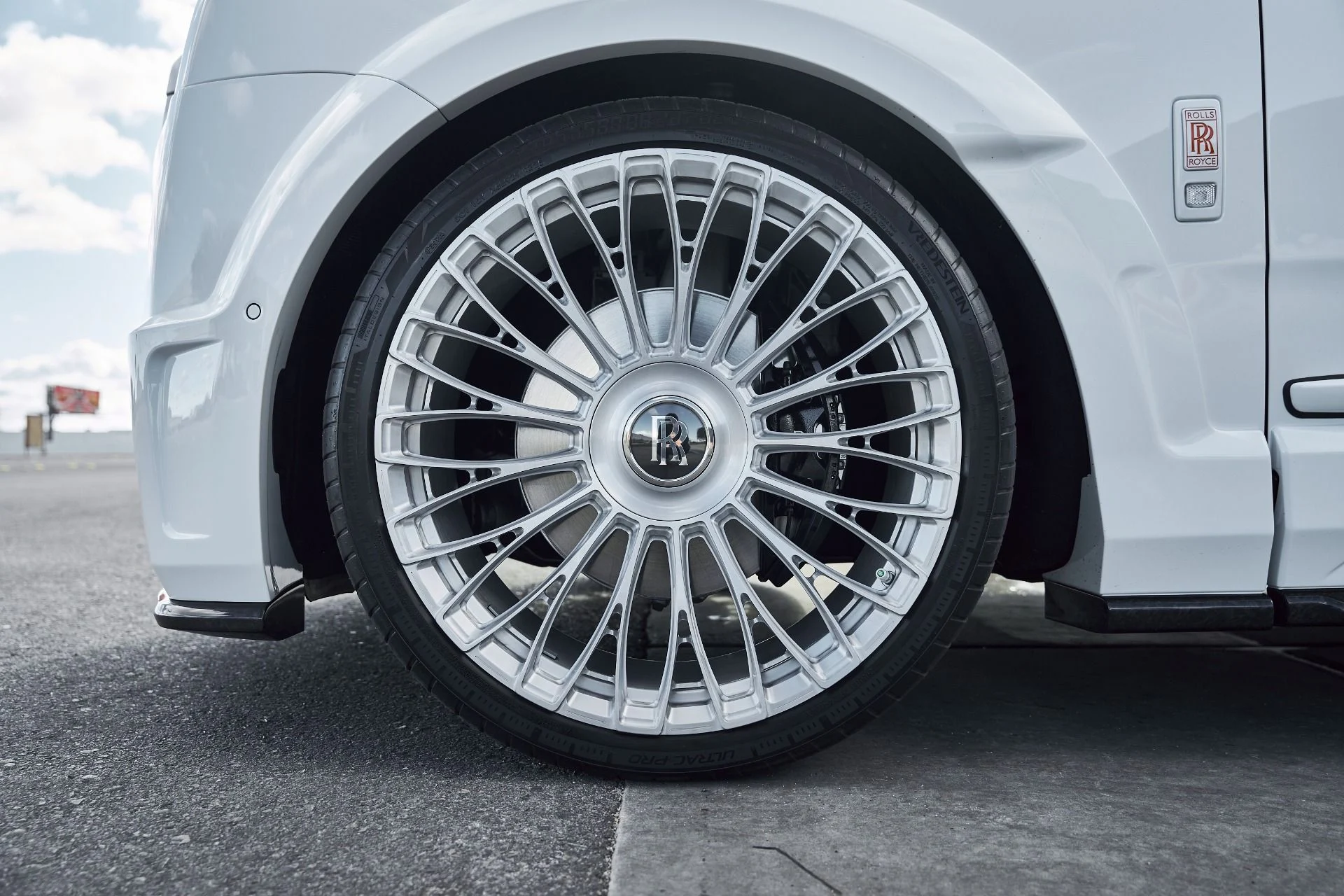 mph002_826665203_Used_2026_Rolls_Royce_Cullinan_Base_1766884701_5d4455c2c3