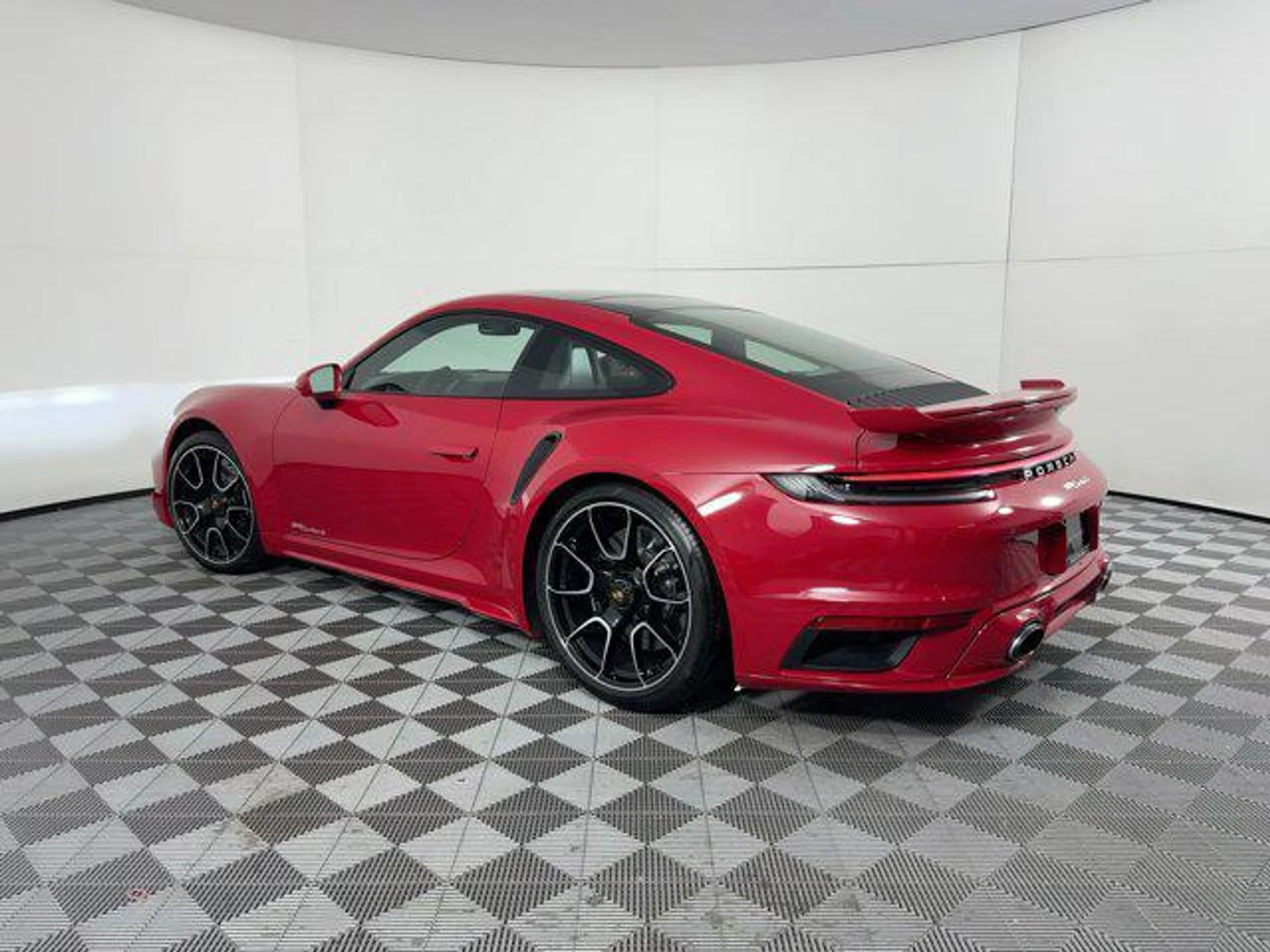 mph002_828851935_WC_Sreuusv1_Bc_S_Kpbikkd_Sq_GV_5k_M_a91113bf77