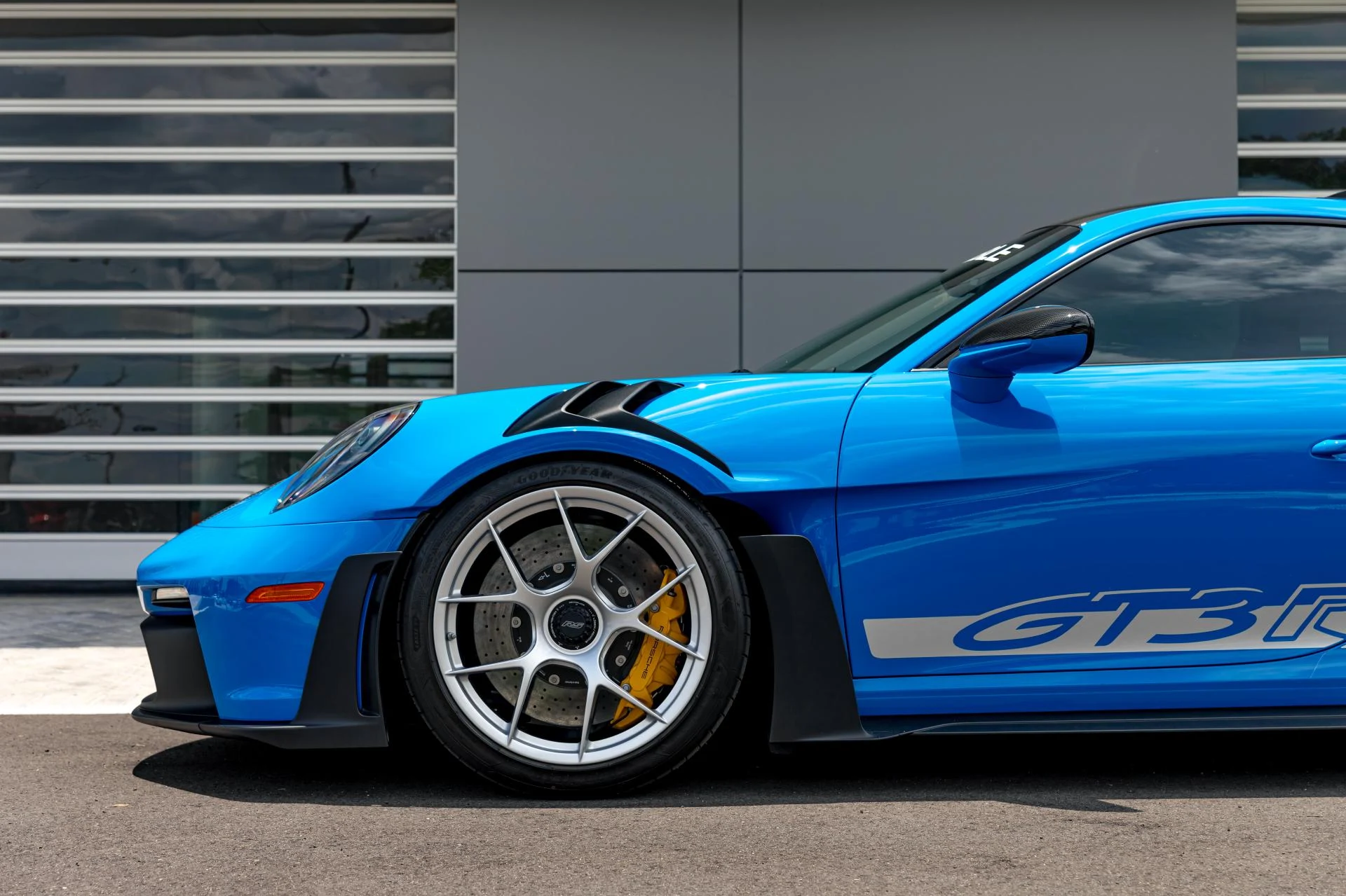 mph002_832802820_551_p3_l_a6a55b5ff6