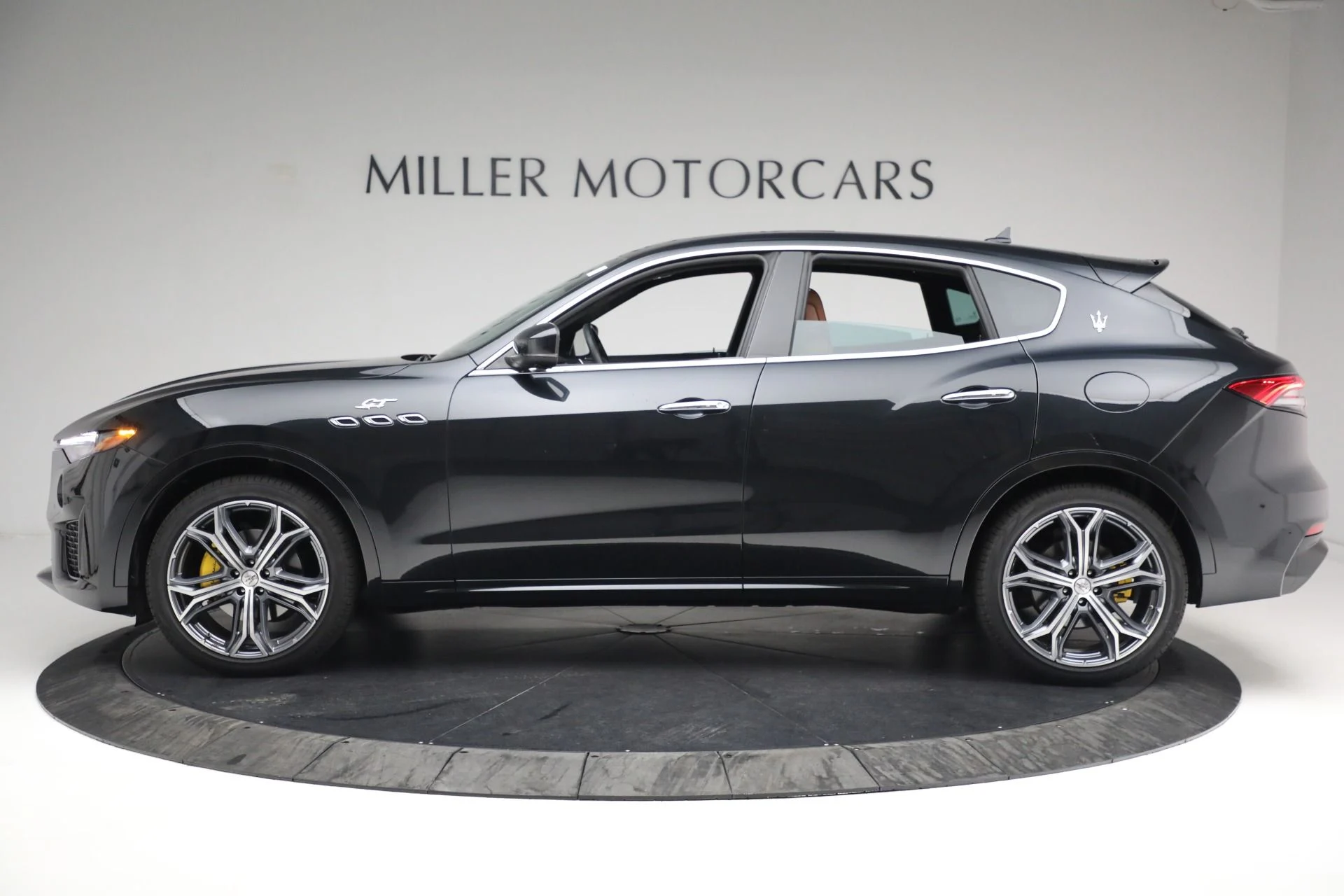 mph002_834215344_Used_2022_Maserati_Levante_GT_1667856559_1d93d99822