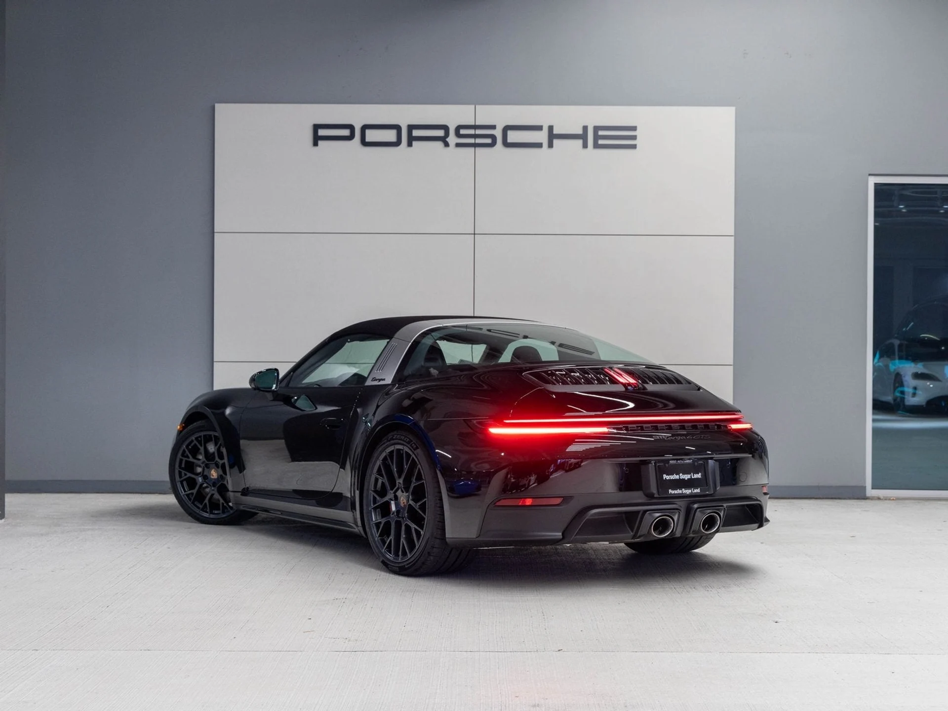 mph002_836268843_3_e2b3c37db4