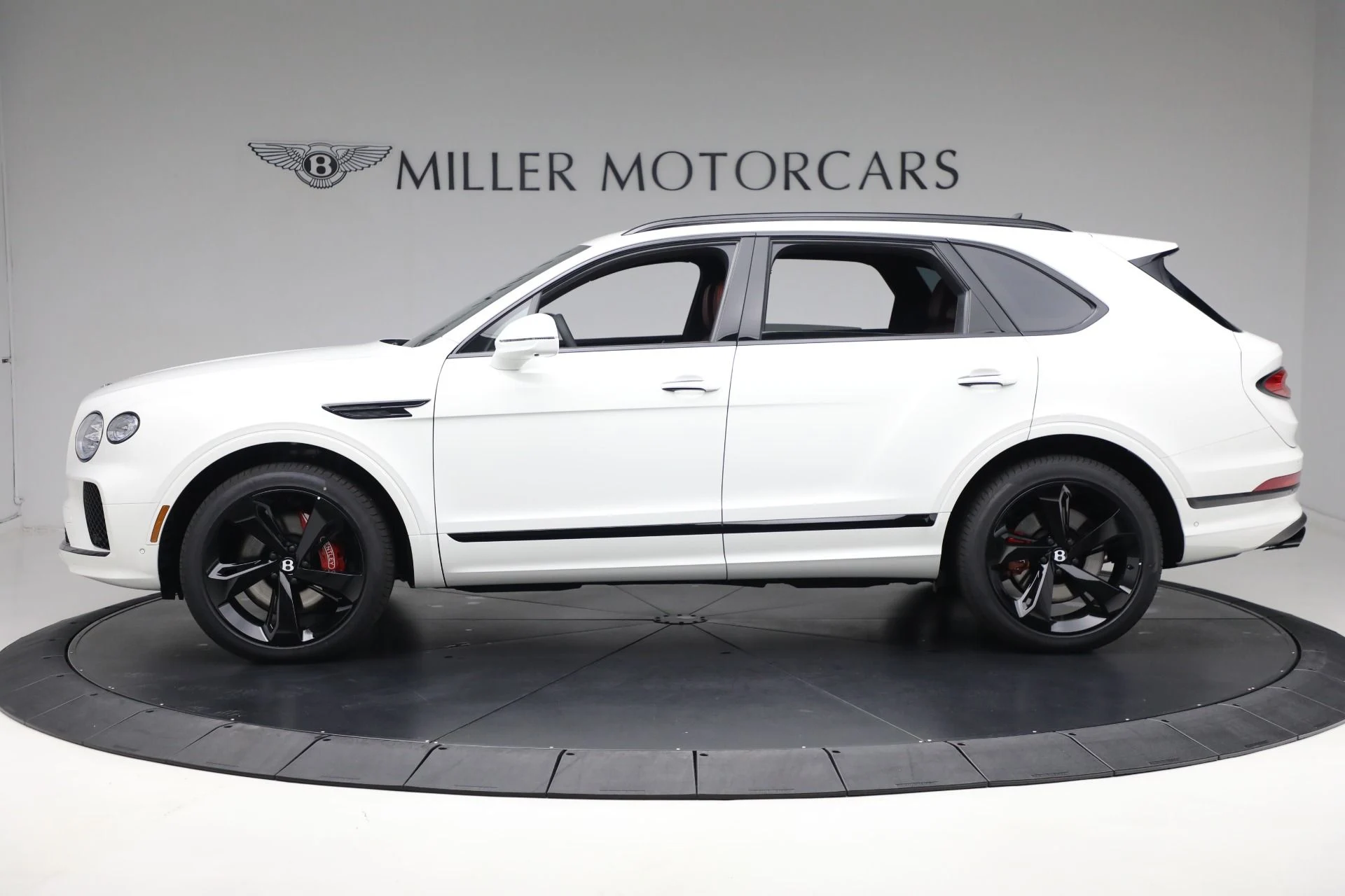 mph002_838113431_New_2025_Bentley_Bentayga_V8_accfb7db58