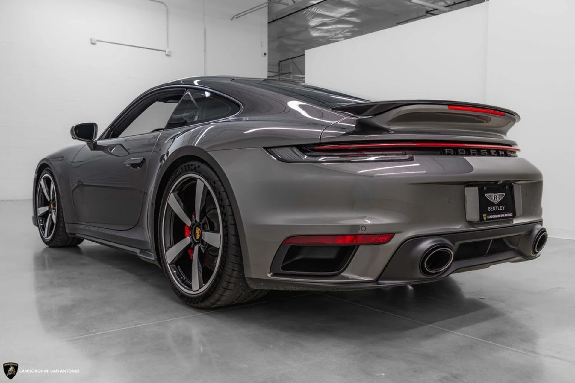 mph002_839407949_a29e13c714d41ba25d2604a449114ce2x_e38fe62d30