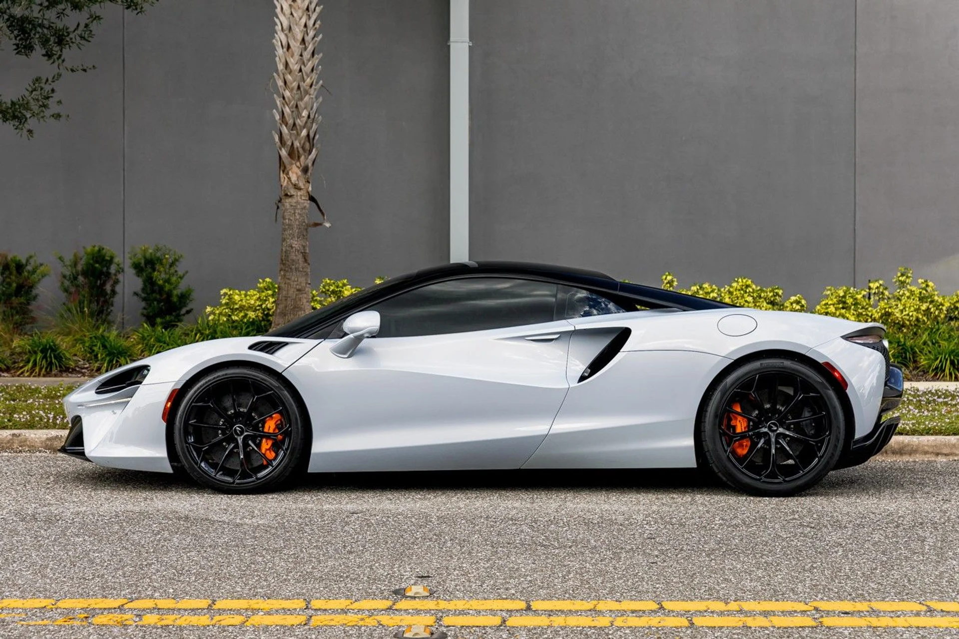 mph002_845598443_614_p3_l_63ea60a68b