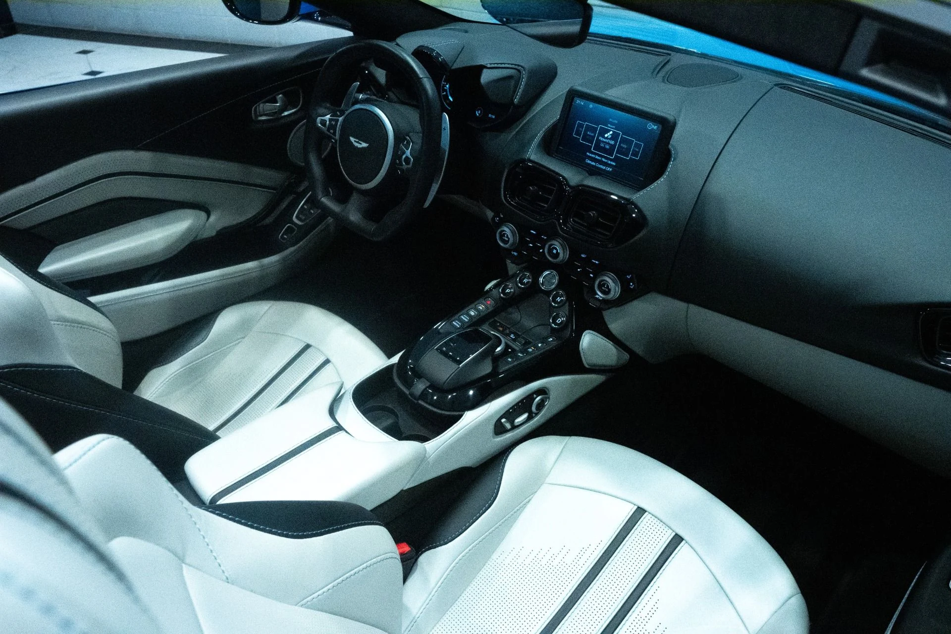 mph002_846408422_Used_2021_Aston_Martin_Vantage_1790591333_5e62dc7450