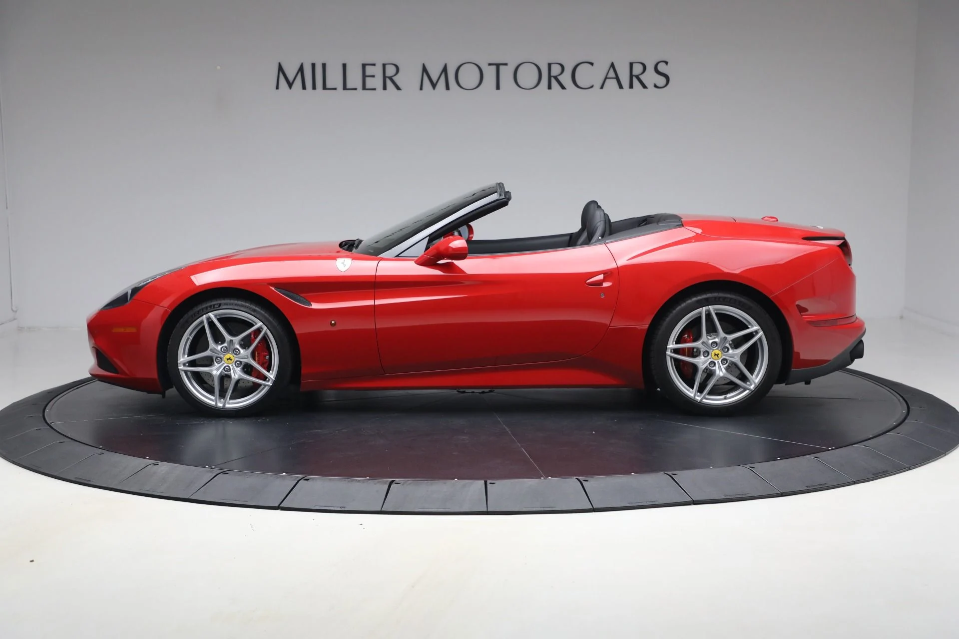 mph002_8470523_Used_2017_Ferrari_California_T_1787347331_ec29497c1f