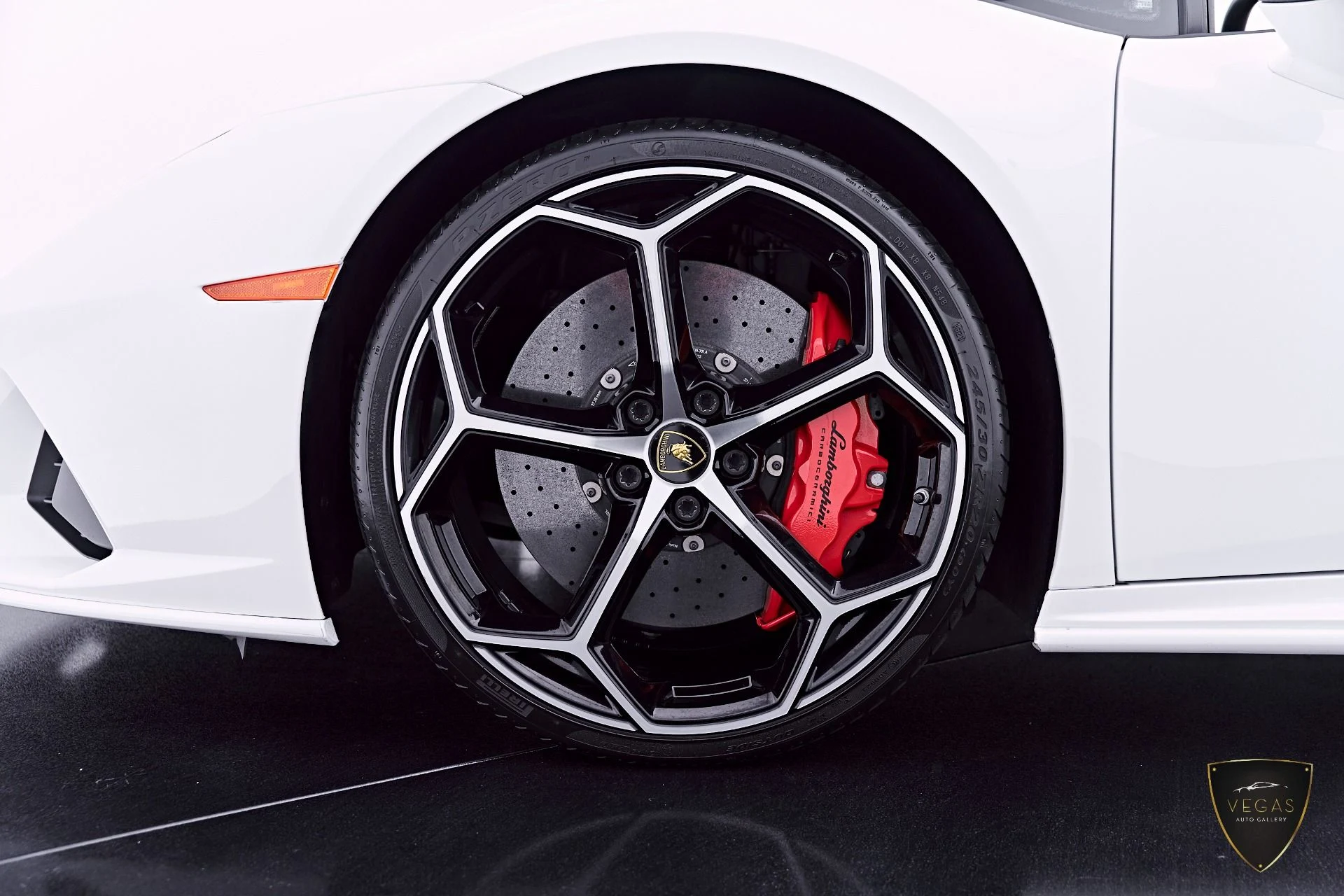 mph002_856131132_Used_2020_Lamborghini_Huracan_EVO_Base_1782523315_b6bc682a4b