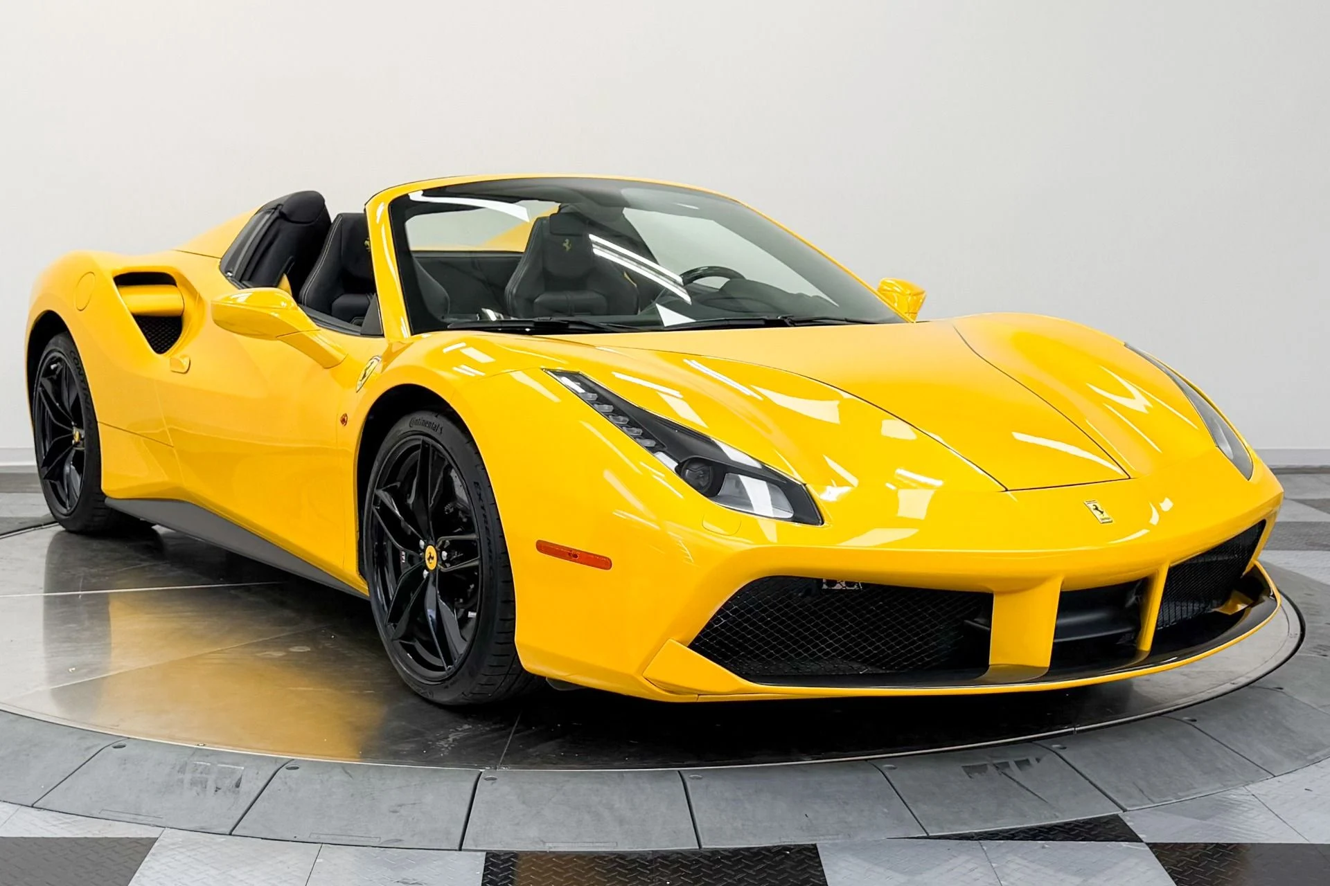 mph002_863966623_Used_2017_Ferrari_488_Spider_Carbon_Fiber_Racing_Seats_Extensive_Carbon_Fiber_1782928237_0b0510e52e