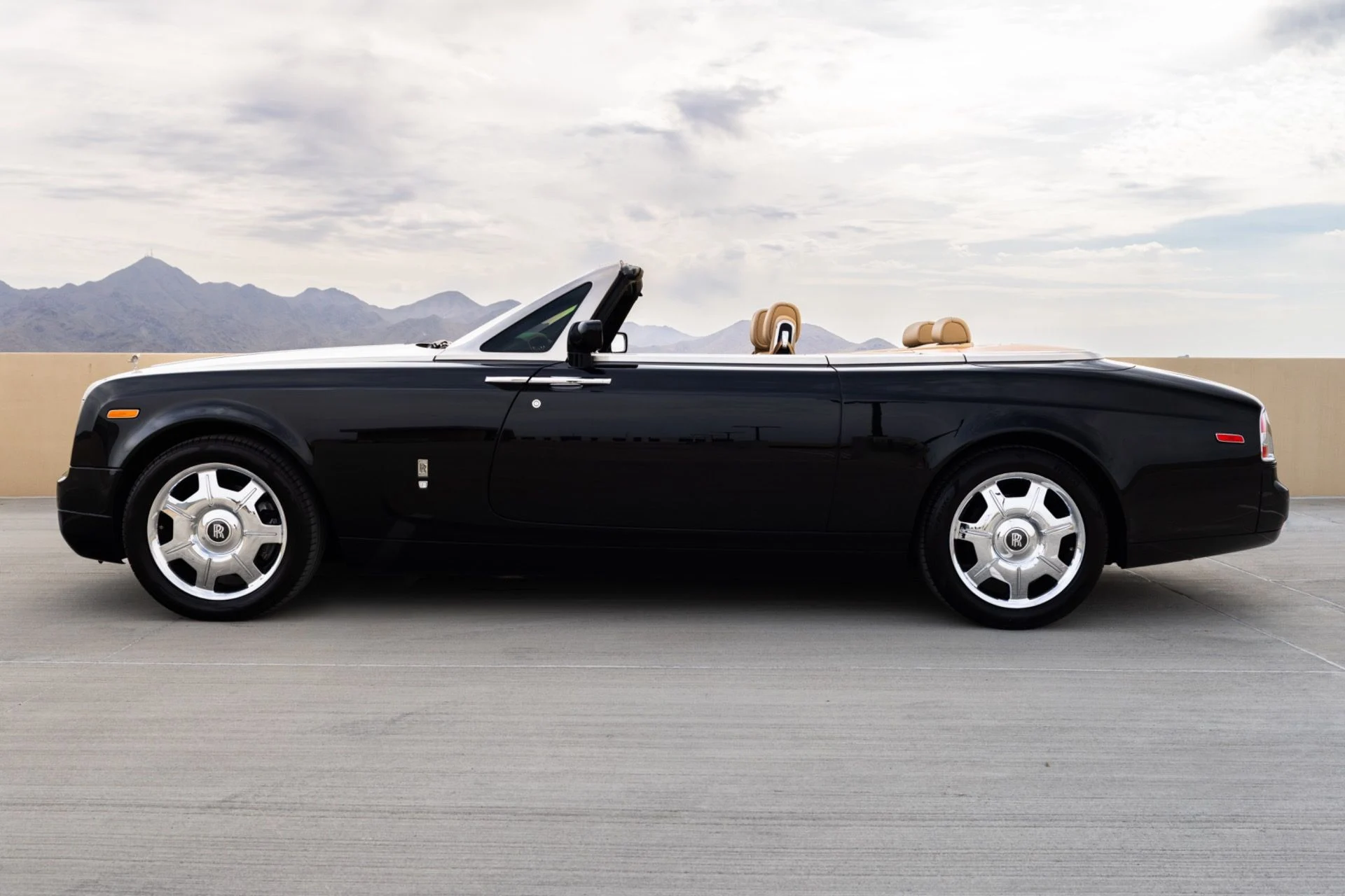 mph002_871210346_Used_2009_Rolls_Royce_Phantom_Drophead_Coupe_1775064139_eef9e04712