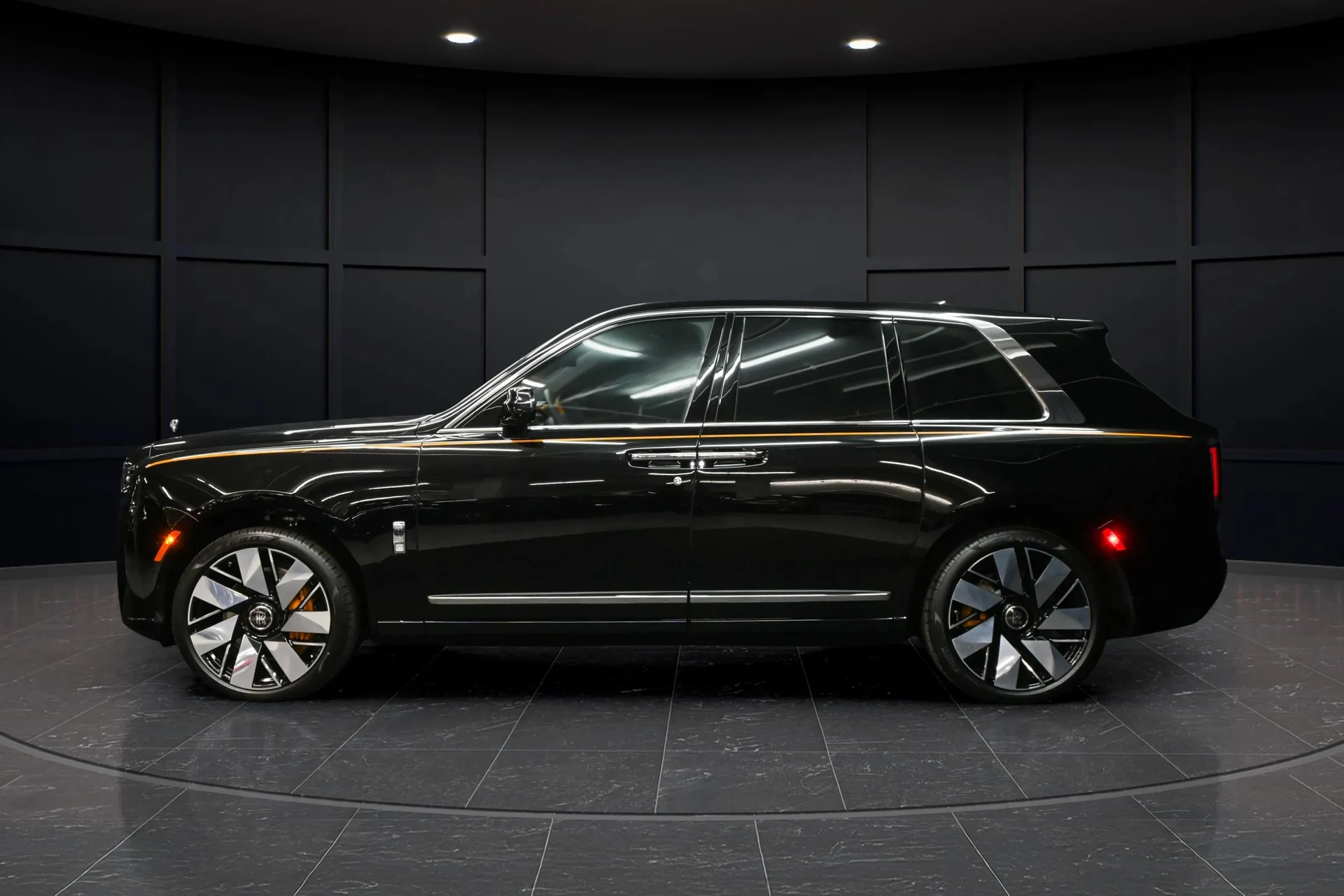 mph002_872762645_8e9b8f31_ad9a_418d_9b2f_69f331ab2e5b_202520_Rolls_Royce20_Cullinan20282502729_7_4b12e23ac0