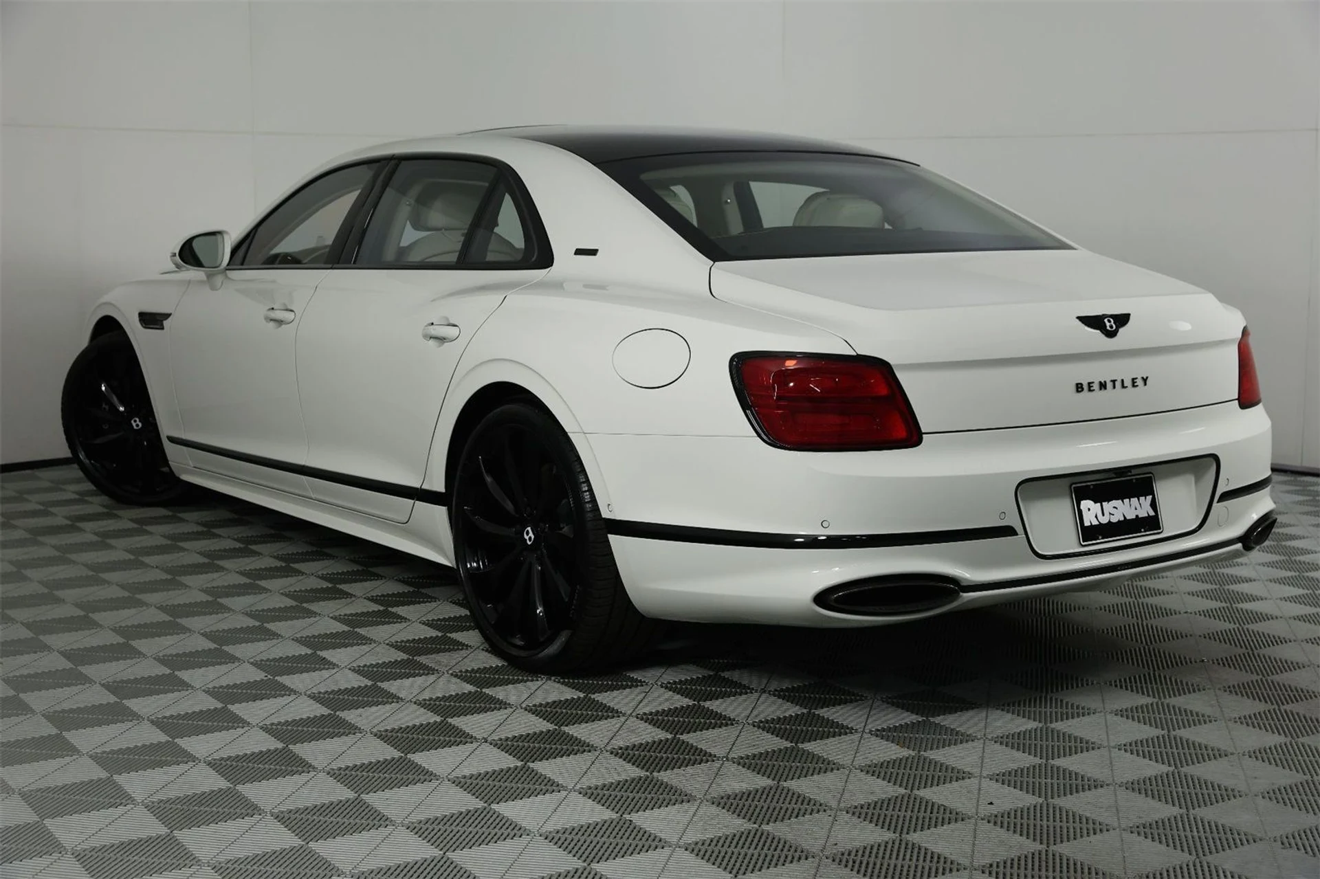 mph002_875559529_41a4e2f02aa30d0bc093265833e291b9_5187336133