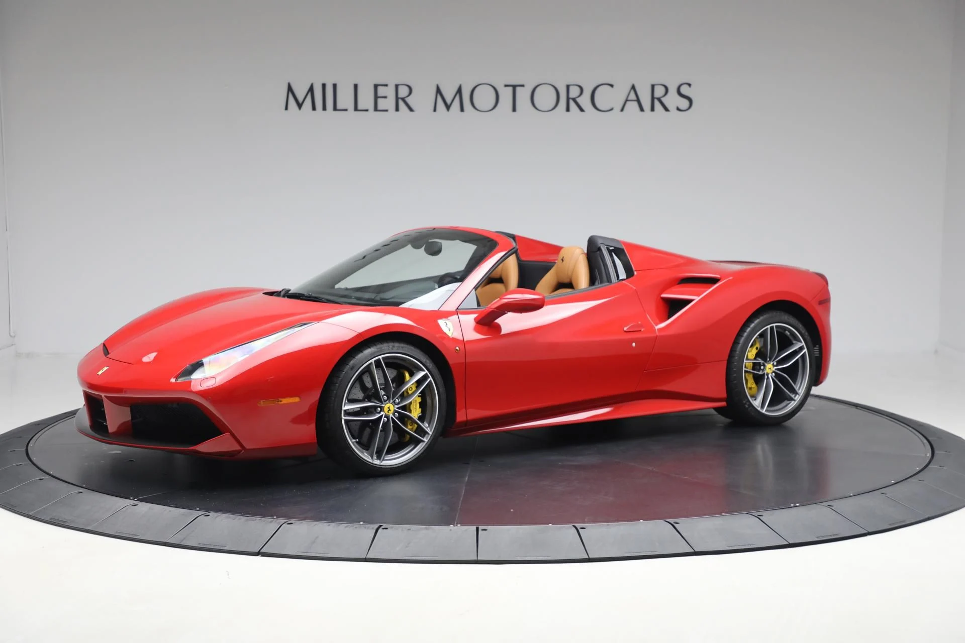 mph002_877339594_Used_2018_Ferrari_488_Spider_2f8890718b