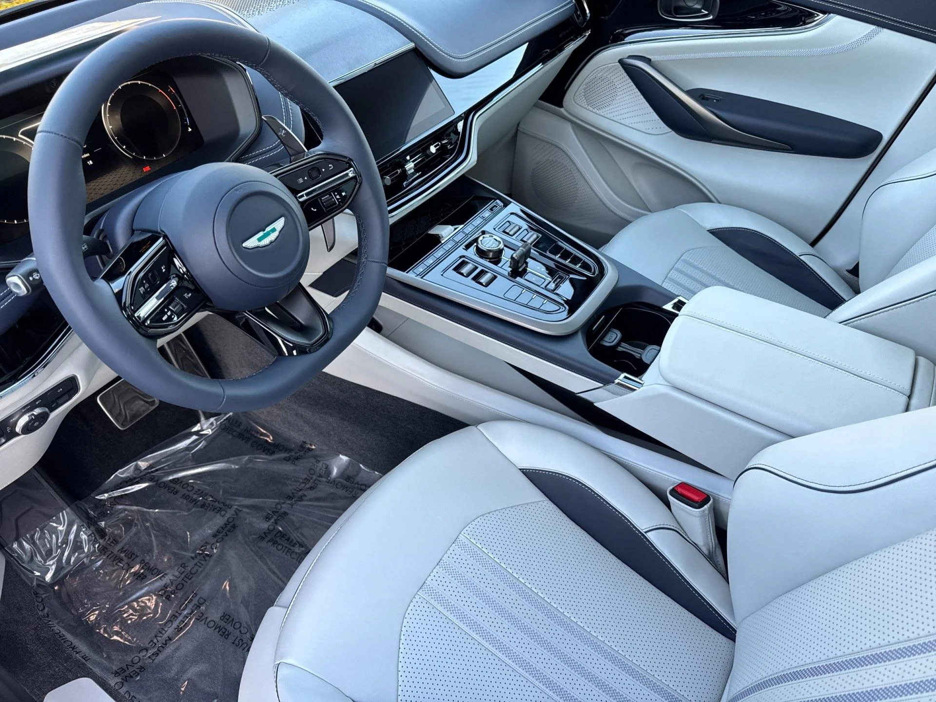 mph002_880178738_New_2026_Aston_Martin_DBX_707_1767971554_a7c02e29b5