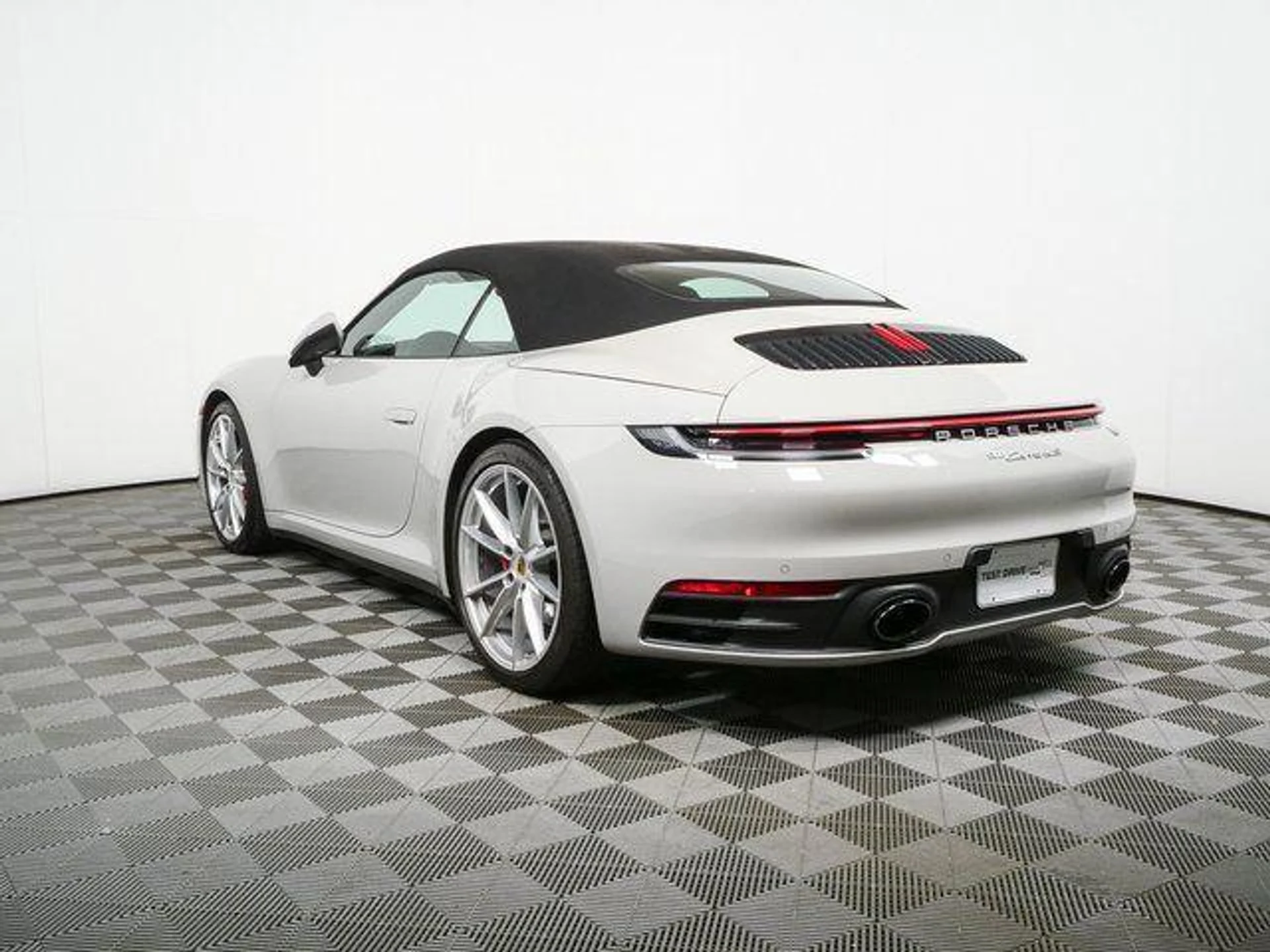 mph002_88368975_YO_Zo_G_Lp0_S1h_Iip_Mws_D9_L_Vqy_Mej_U_9316854b11