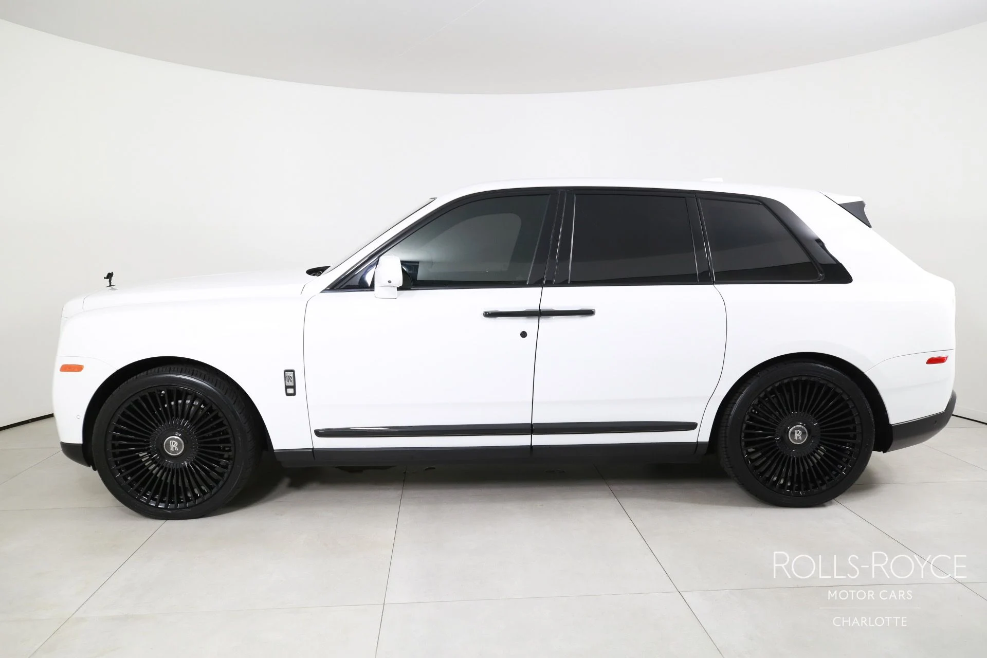 mph002_889071466_Used_2020_Rolls_Royce_Cullinan_1750950377_0cf9c974ed