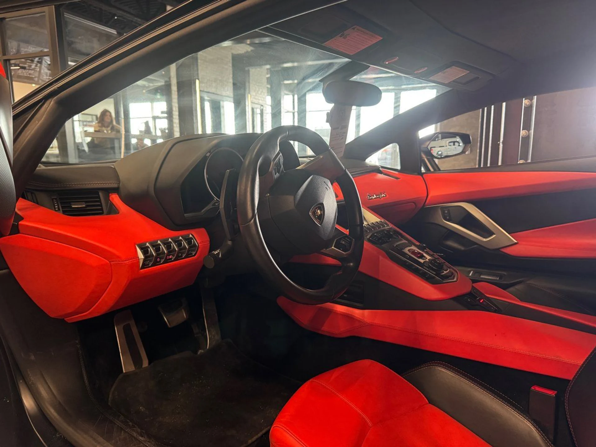 mph002_894854440_lamborghini_aventador_2015_1bae3b4f02