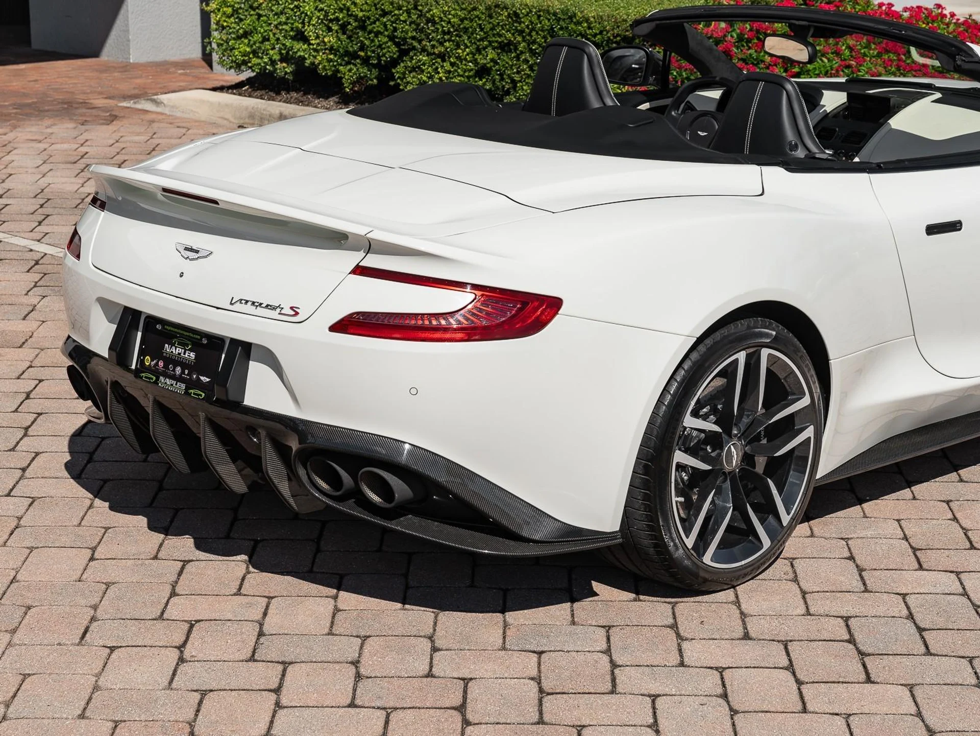 mph002_896362710_Used_2018_Aston_Martin_Vanquish_S_1759353623_268f034bcf