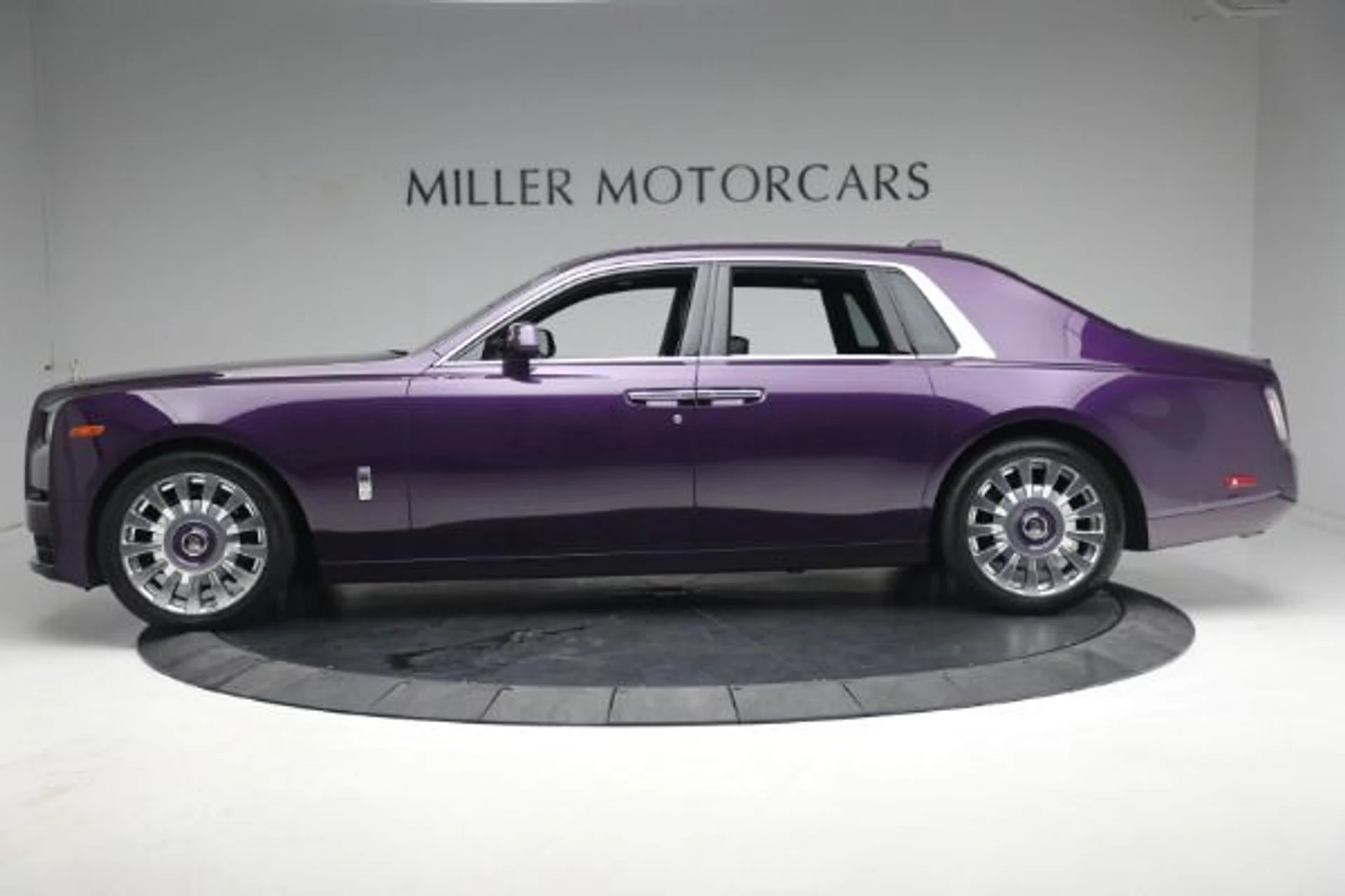 mph002_896478207_Used_2020_Rolls_Royce_Phantom_a32279c237