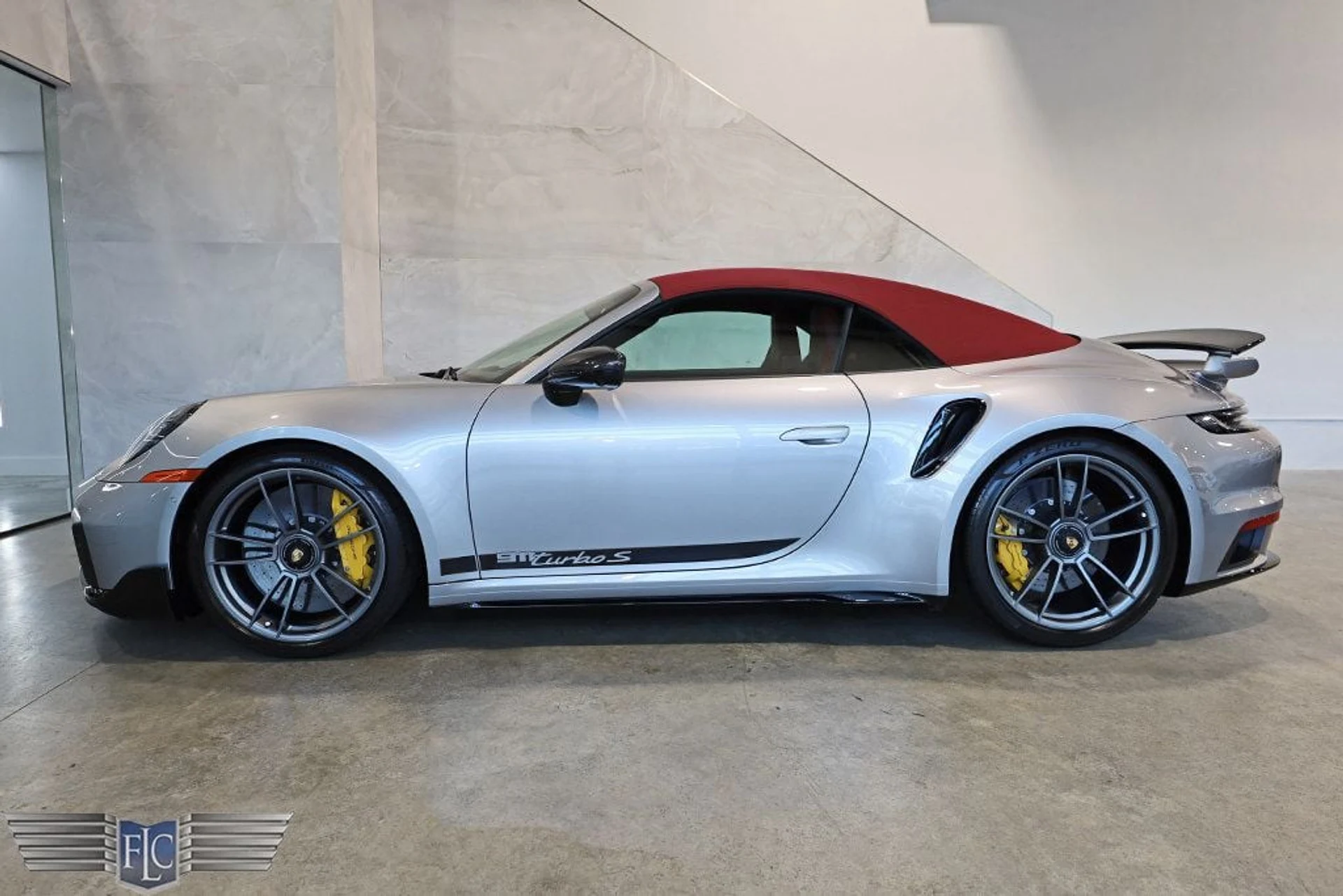 mph002_896885929_used_2024_porsche_911_turboscabriolet_9689_22937048_3_1024_e8c77685df