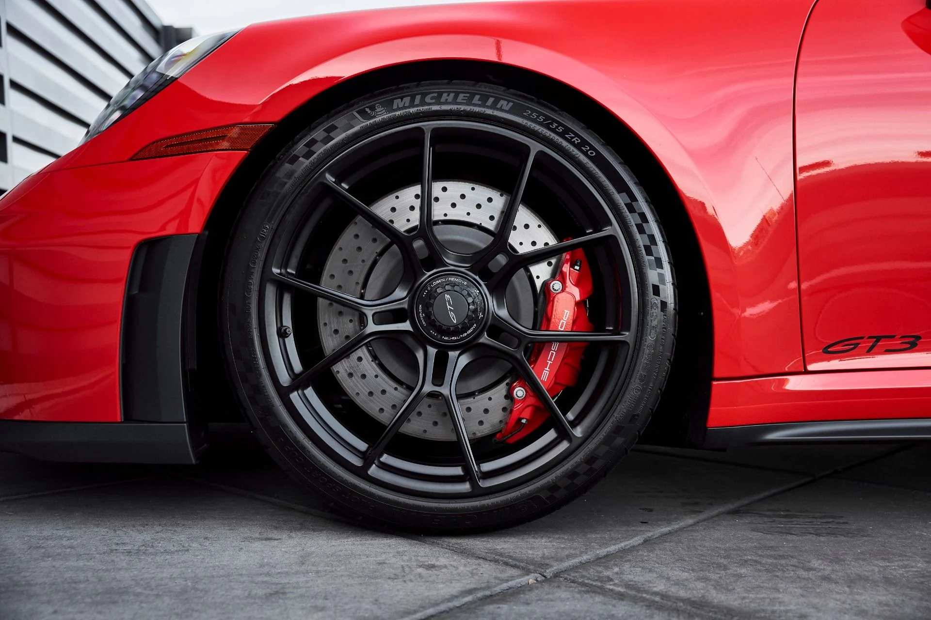 mph002_900811122_Used_2025_Porsche_911_GT_3_1766514399_11f030ea15