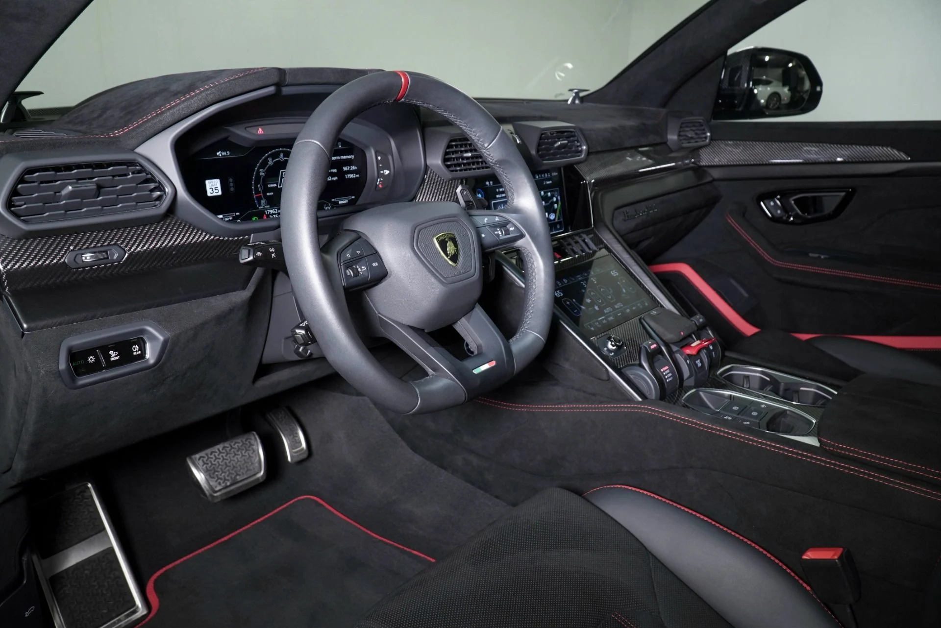 mph002_913796229_Used_2023_Lamborghini_Urus_Performante_1773400197_c986efe549