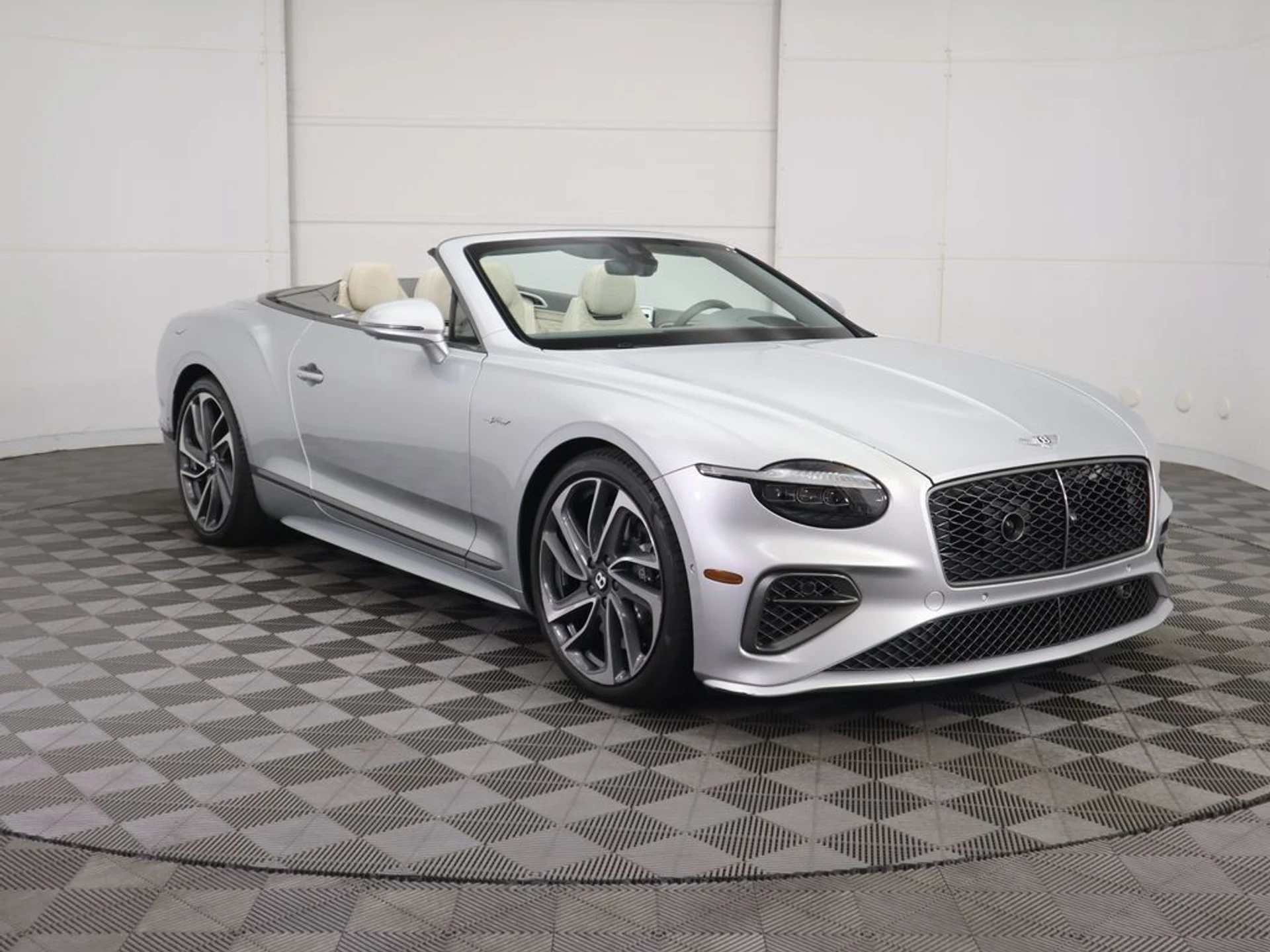 mph002_916978936_used_2025_bentley_continental_gtspeedconvertible_8119_22974147_3_1024_369311646e