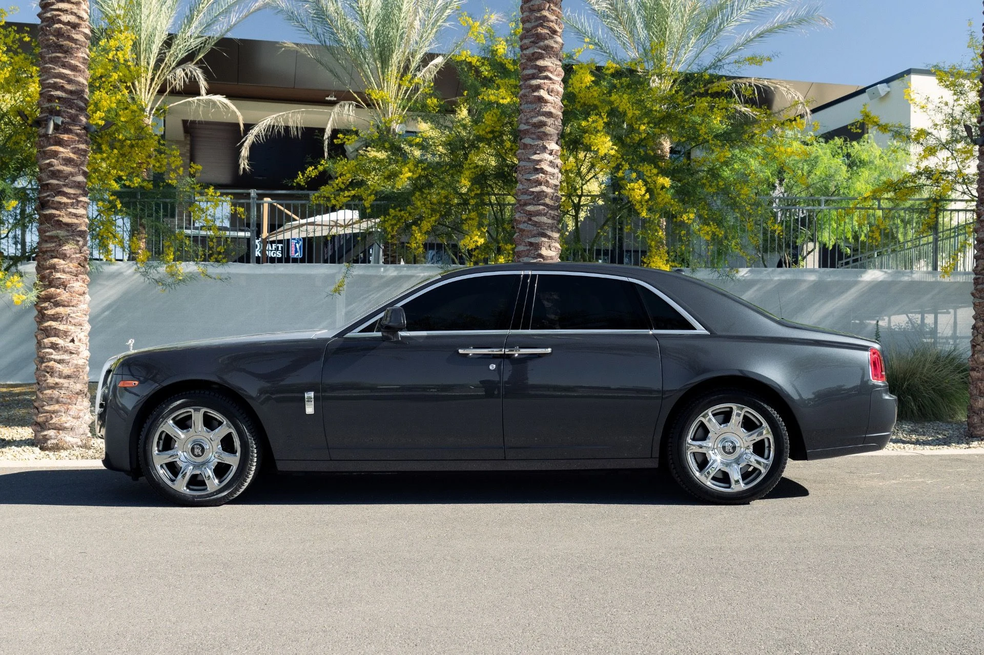 mph002_918202107_Used_2017_Rolls_Royce_Ghost_1774727030_ffbd095178