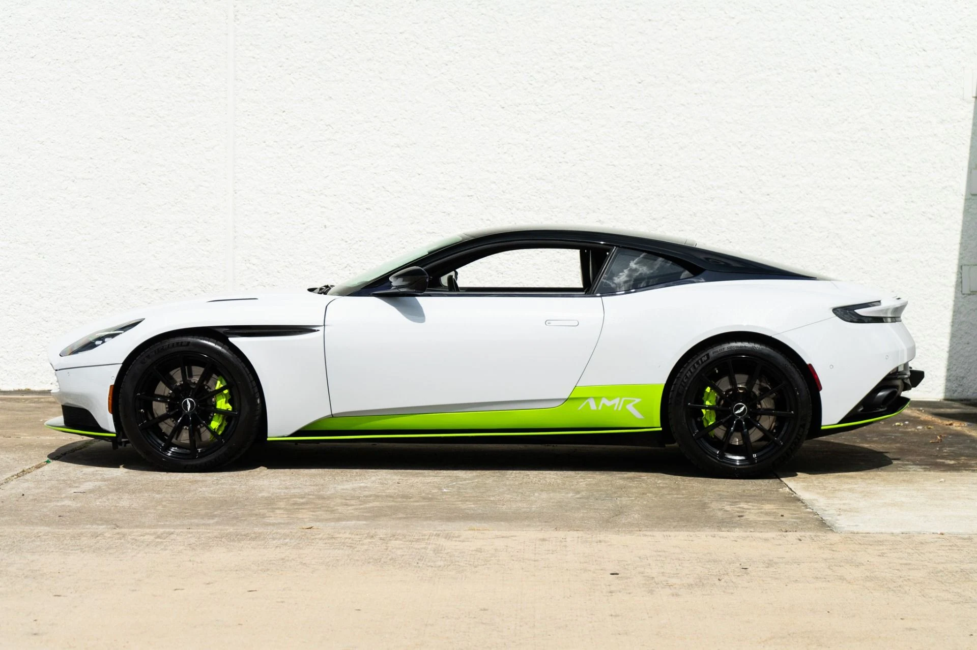 mph002_926404728_Used_2019_Aston_Martin_DB_11_AMR_1785363698_fda3b7b69d