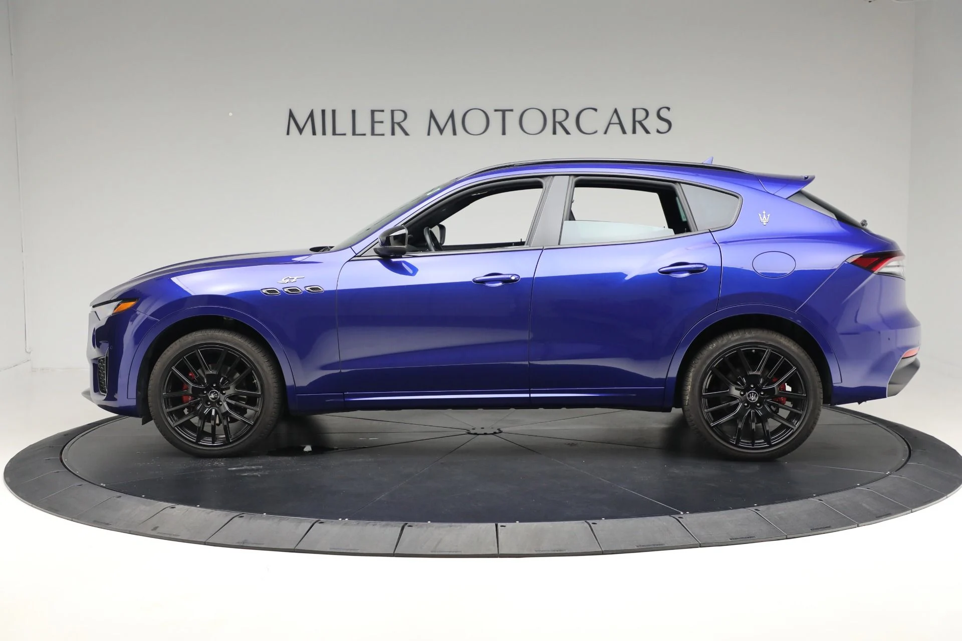 mph002_930407289_Used_2022_Maserati_Levante_GT_57975a2e6d