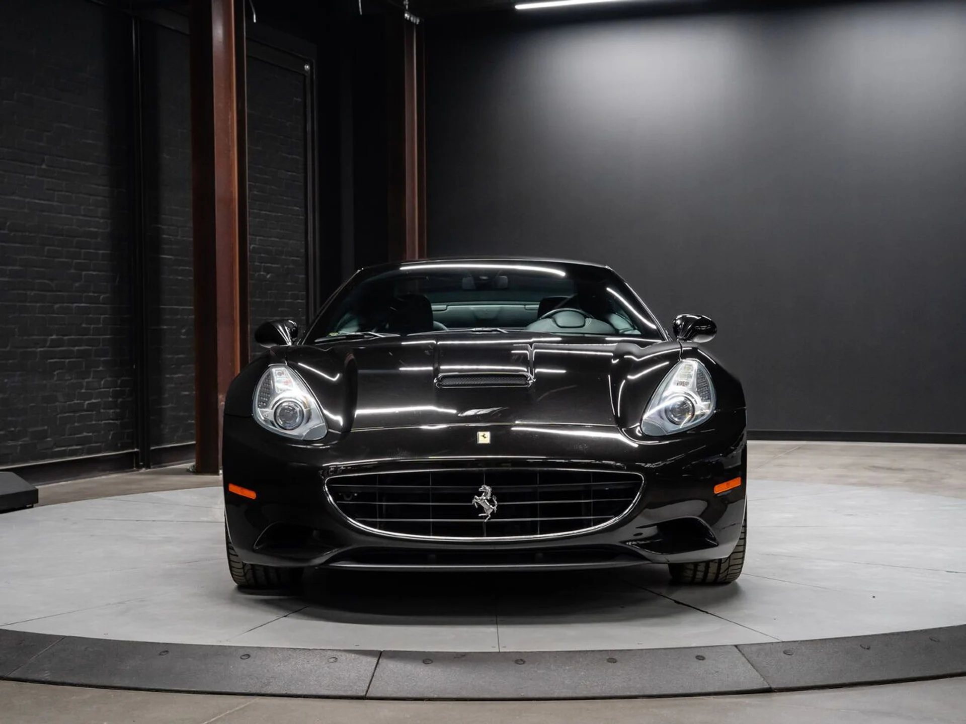 mph002_931020390_ferrari_california_2011_58d5cafc8d