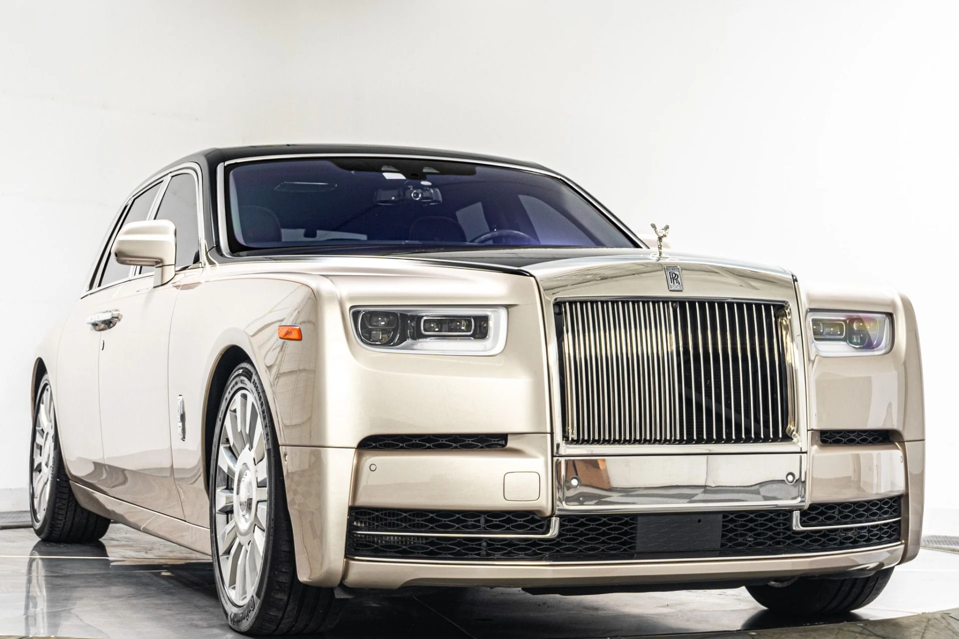 mph002_944150400_Used_2019_Rolls_Royce_Phantom_The_Phantom_Package_Two_Tone_Paint_Bespoke_Audio_1785353671_3b037b02d3