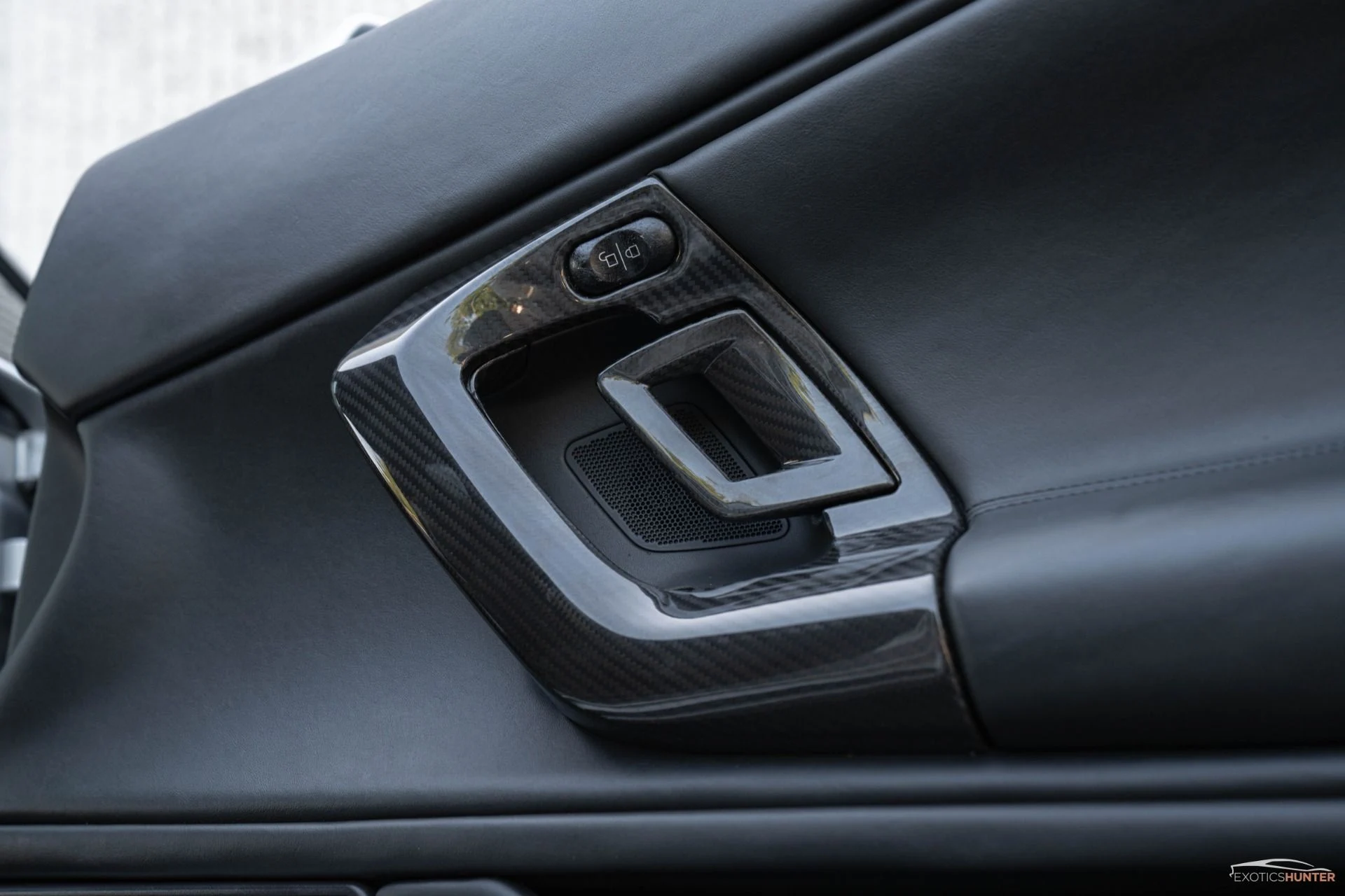 mph002_953522042_Used_2010_Lamborghini_Gallardo_LP_560_4_in_Grigio_Telasso_w_Carbon_Ceramic_Brakes_1762876983_b760a79899