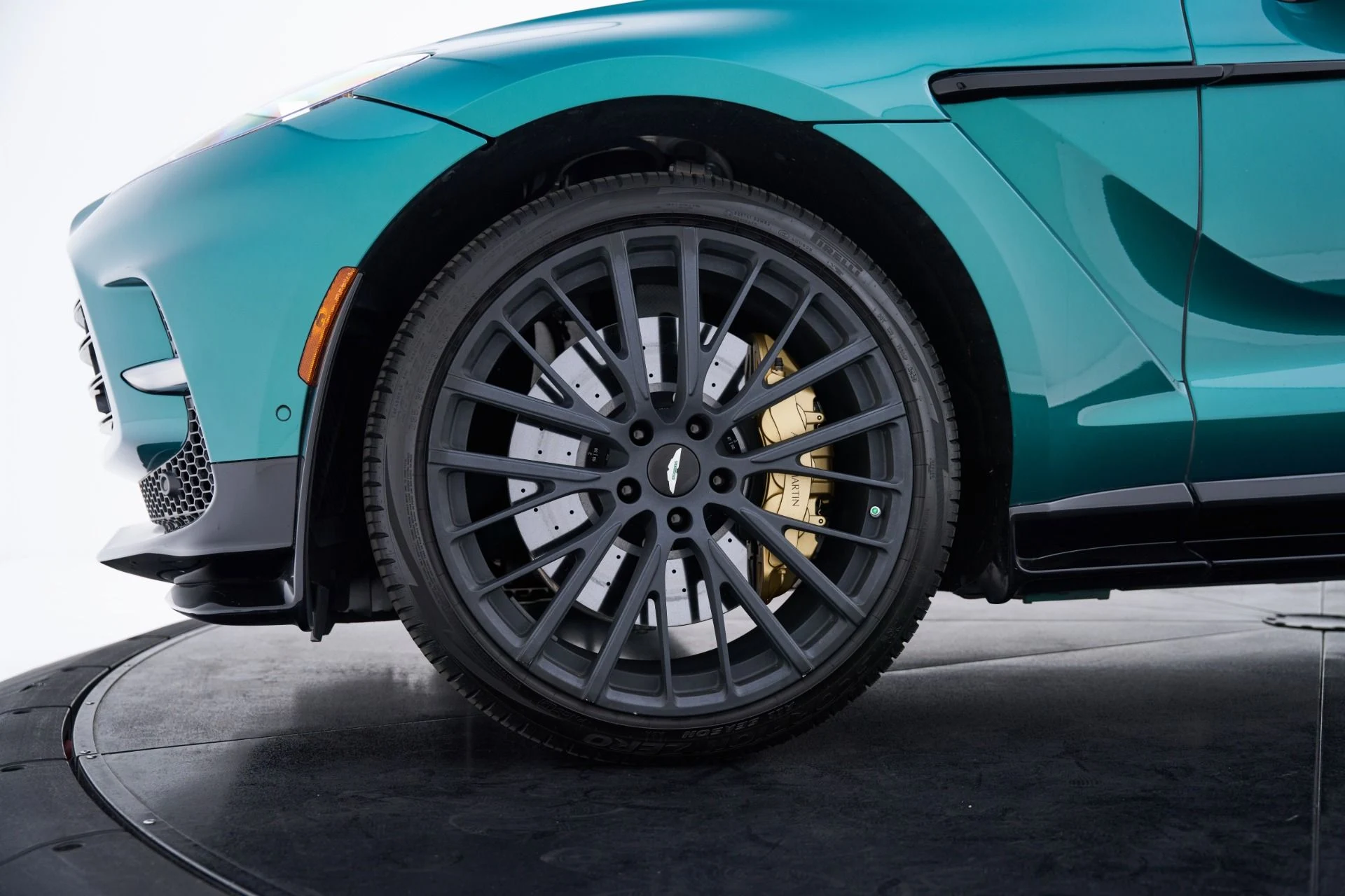 mph002_962749899_Used_2024_Aston_Martin_DBX_707_1793218303_e18b6c4cff